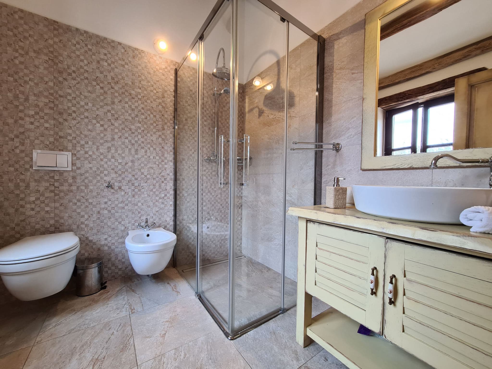 Bathroom / Wellness