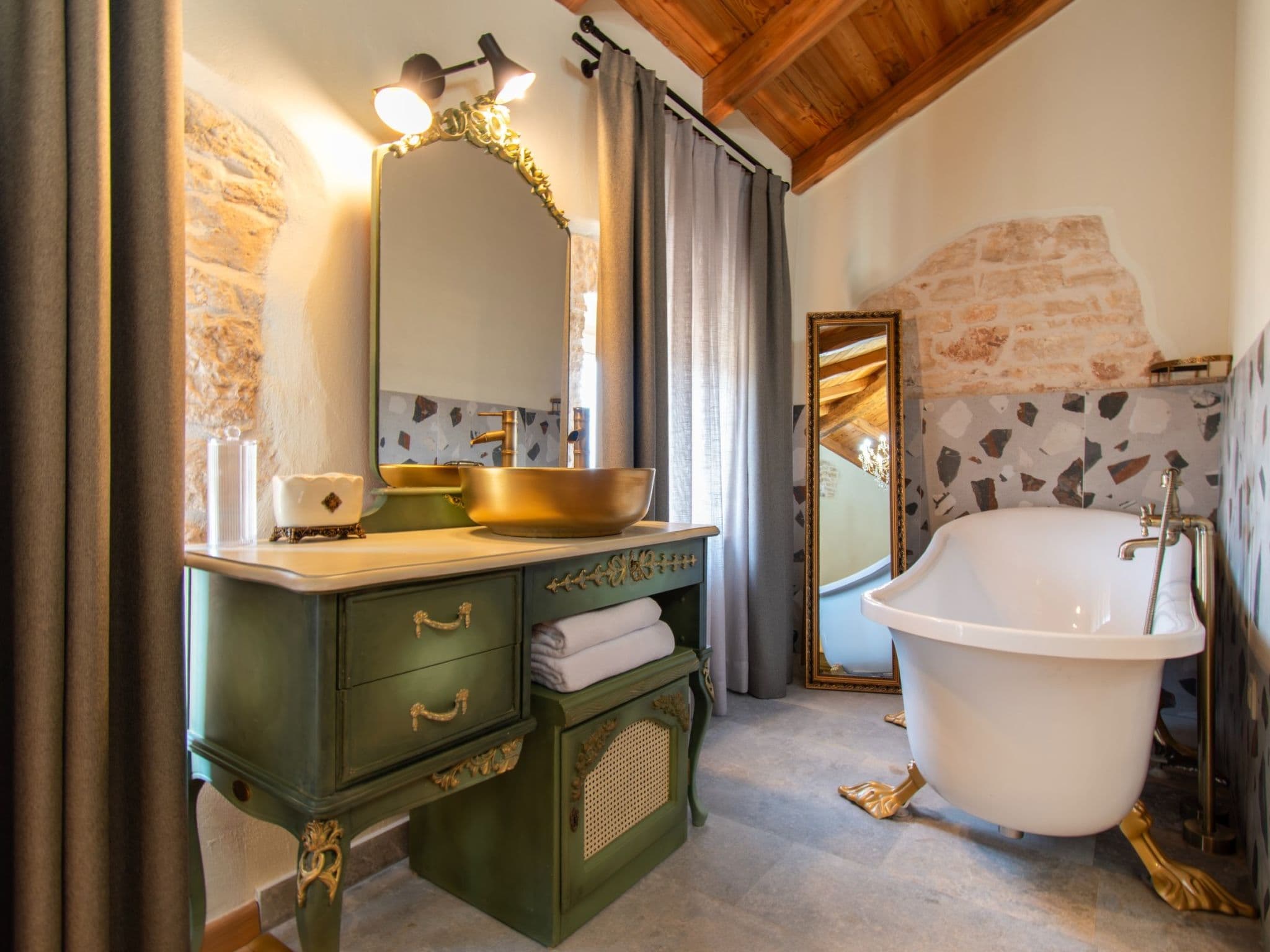 Bathroom / Wellness