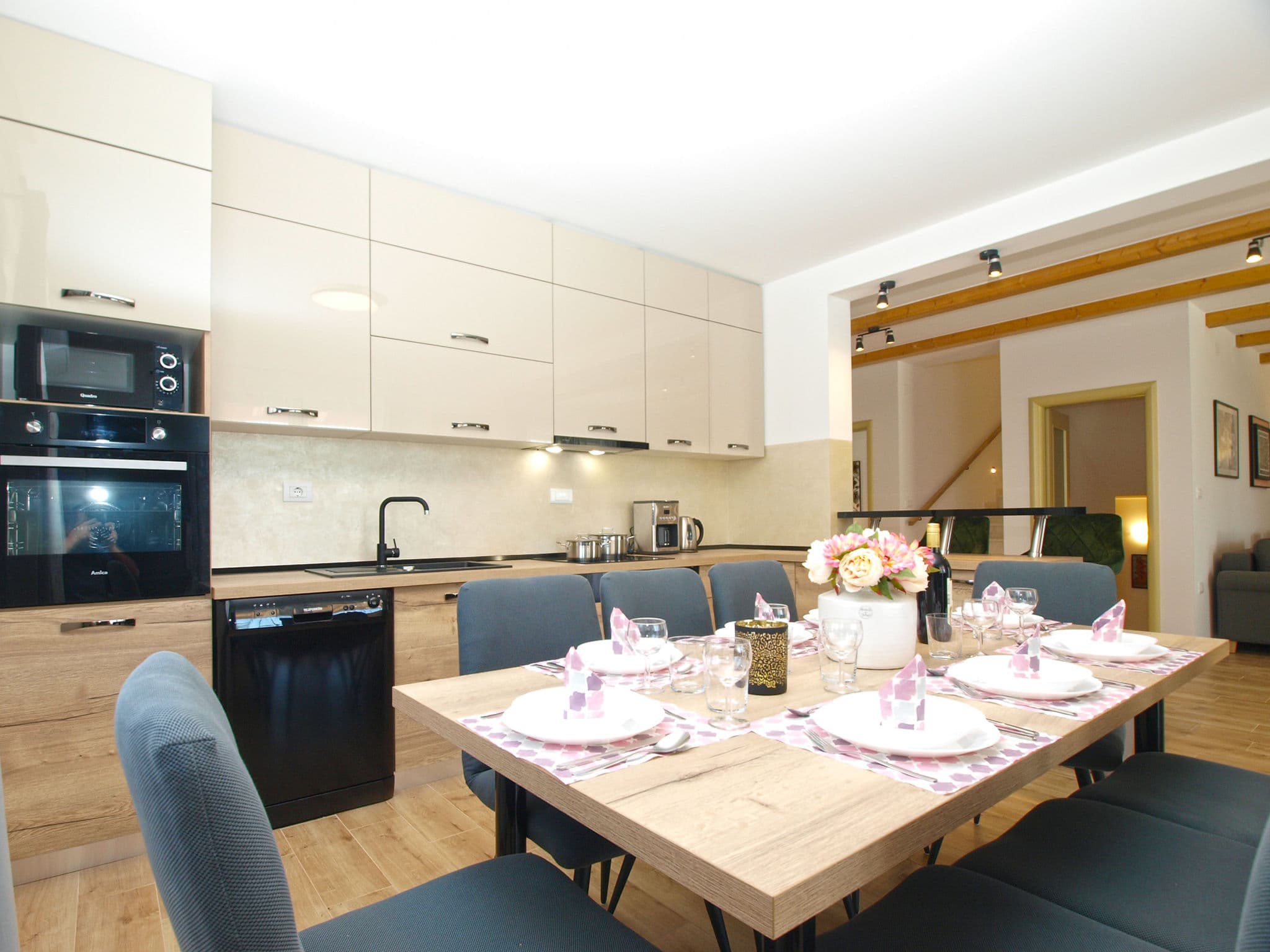 Kitchen / Dining Room