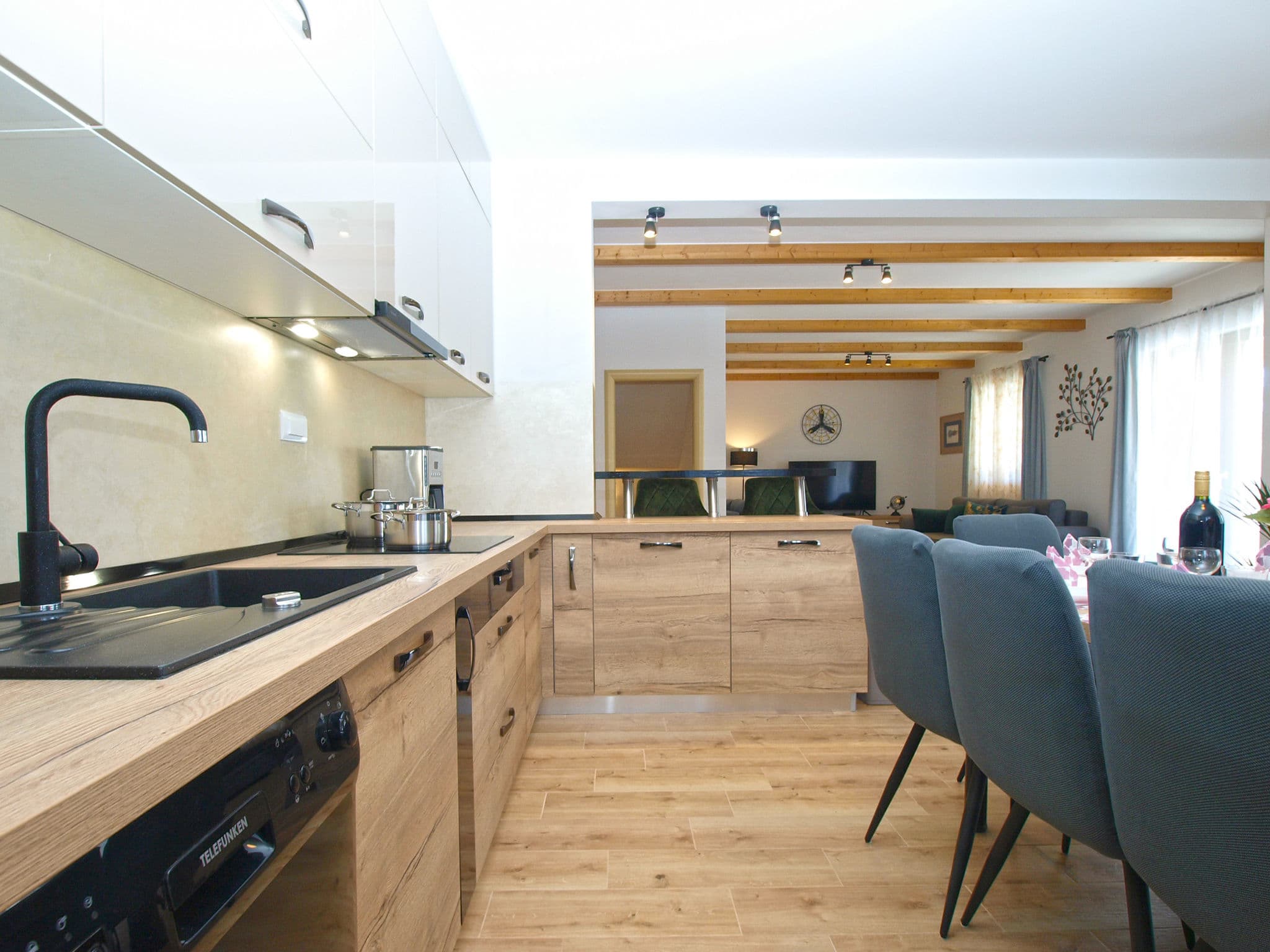 Kitchen / Dining Room