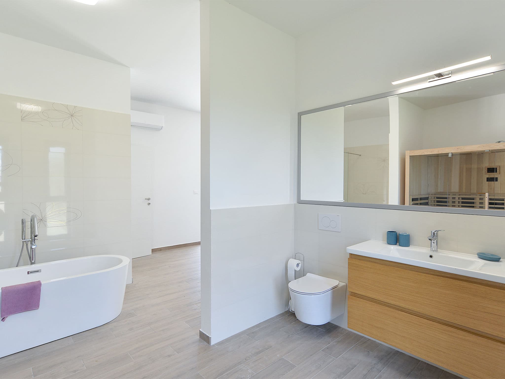 Bathroom / Wellness