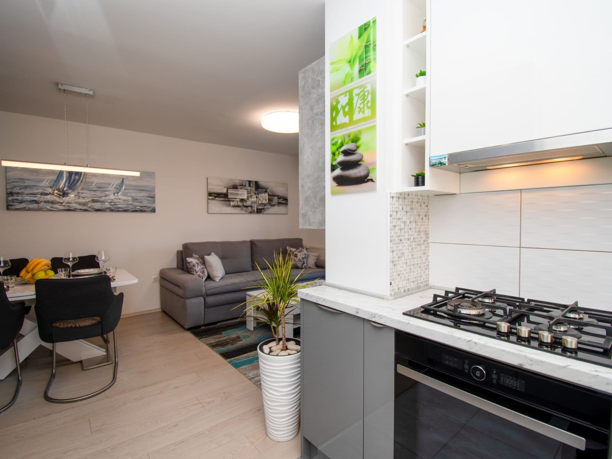 Kitchen / Dining Room