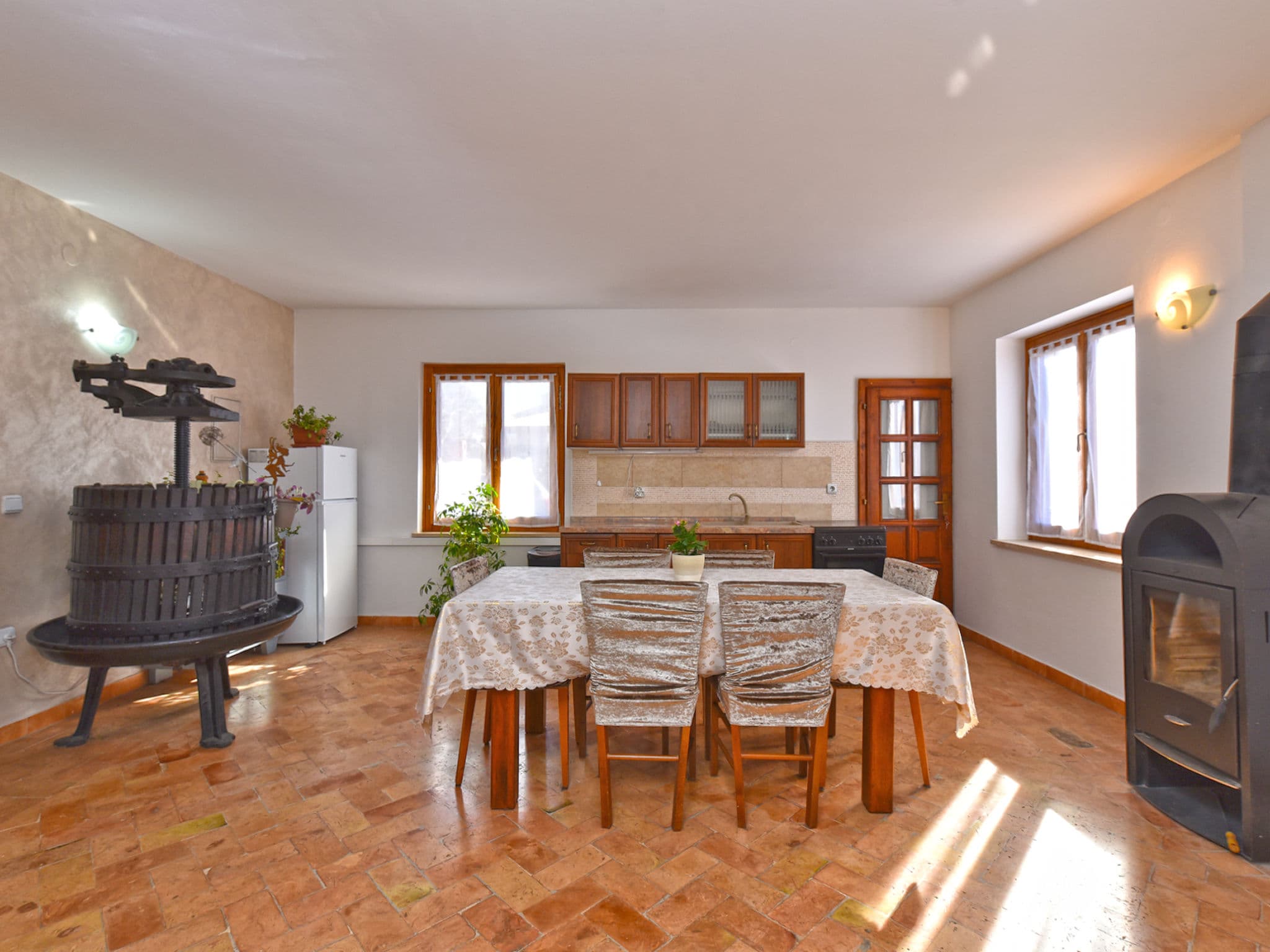 Kitchen / Dining Room