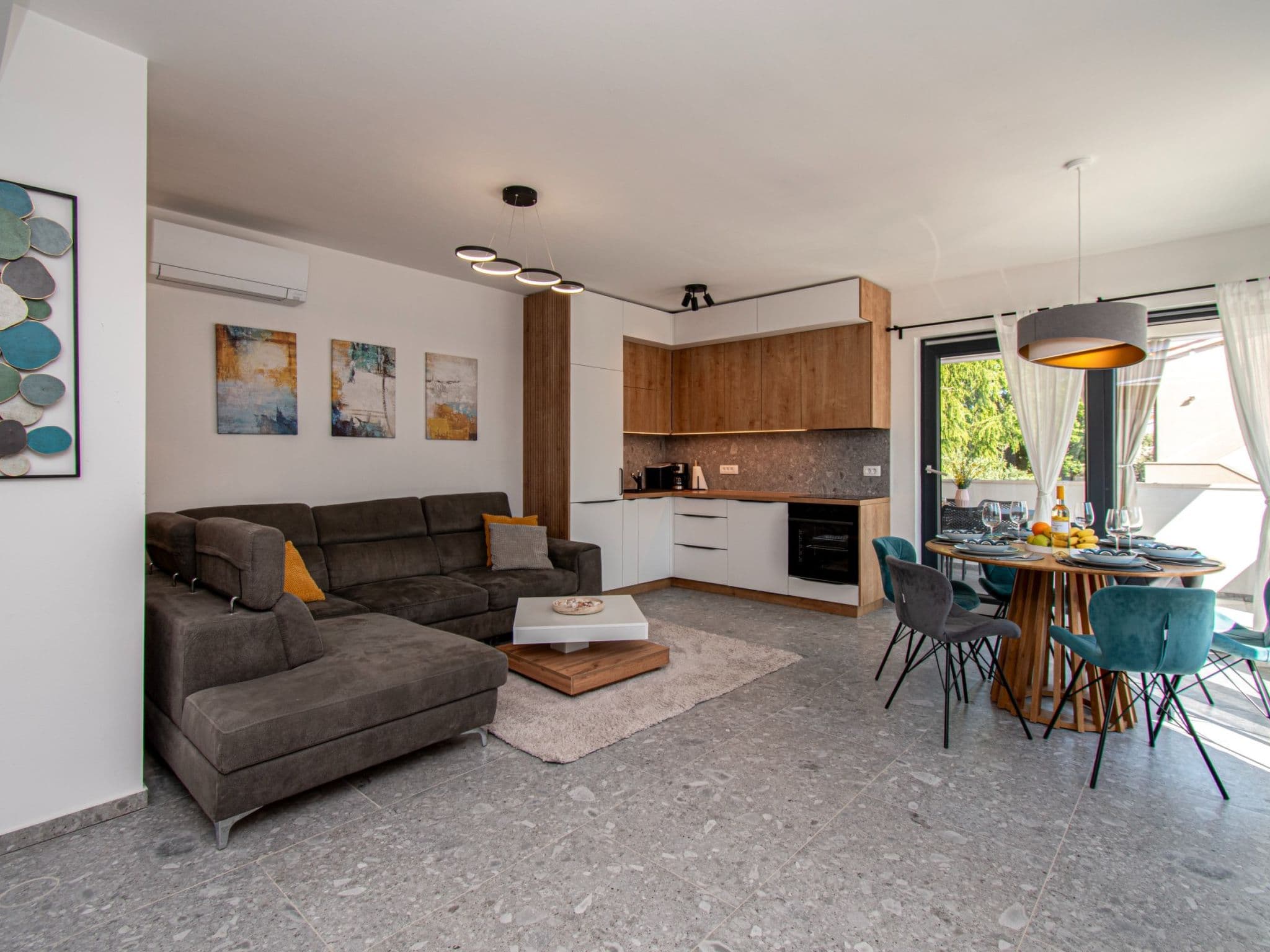 Kitchen / Dining Room