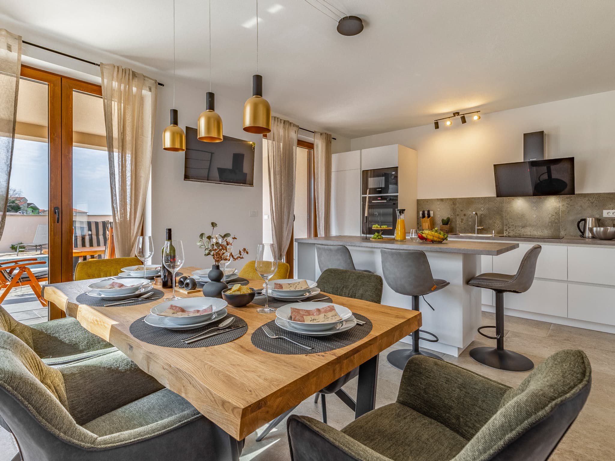 Kitchen / Dining Room