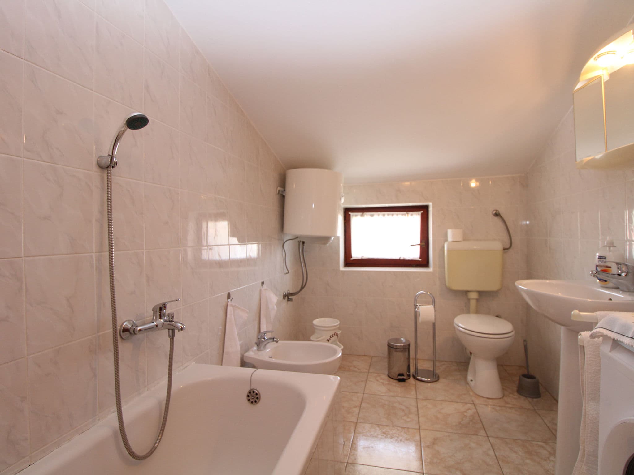 Bathroom / Wellness