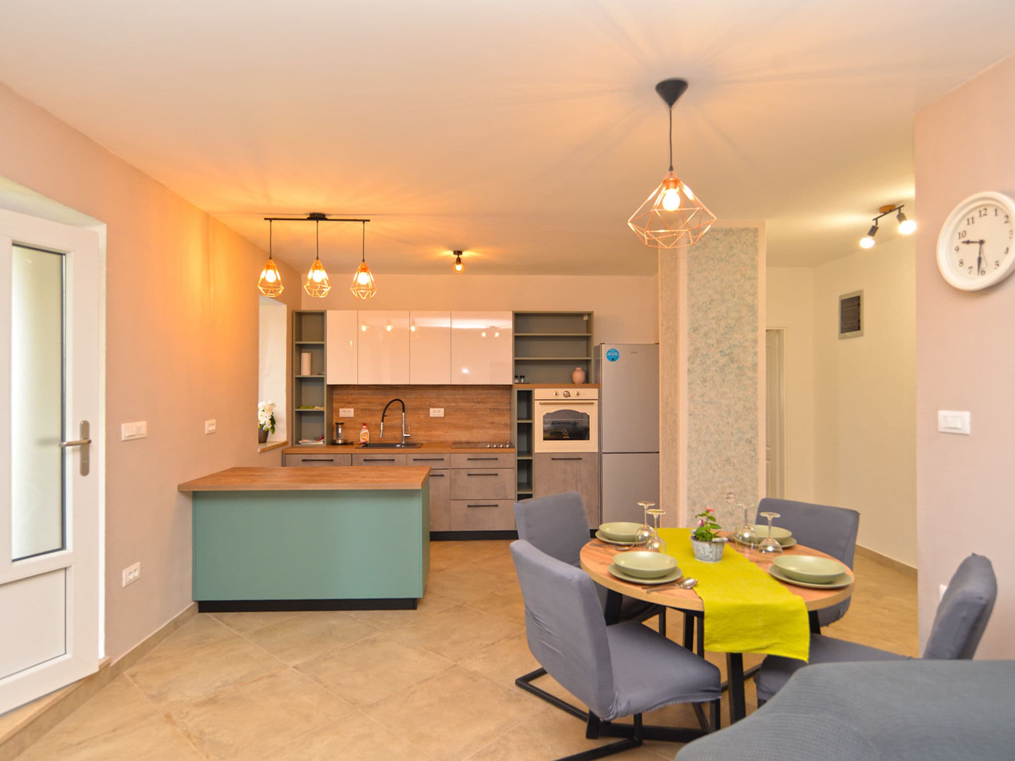 Kitchen / Dining Room