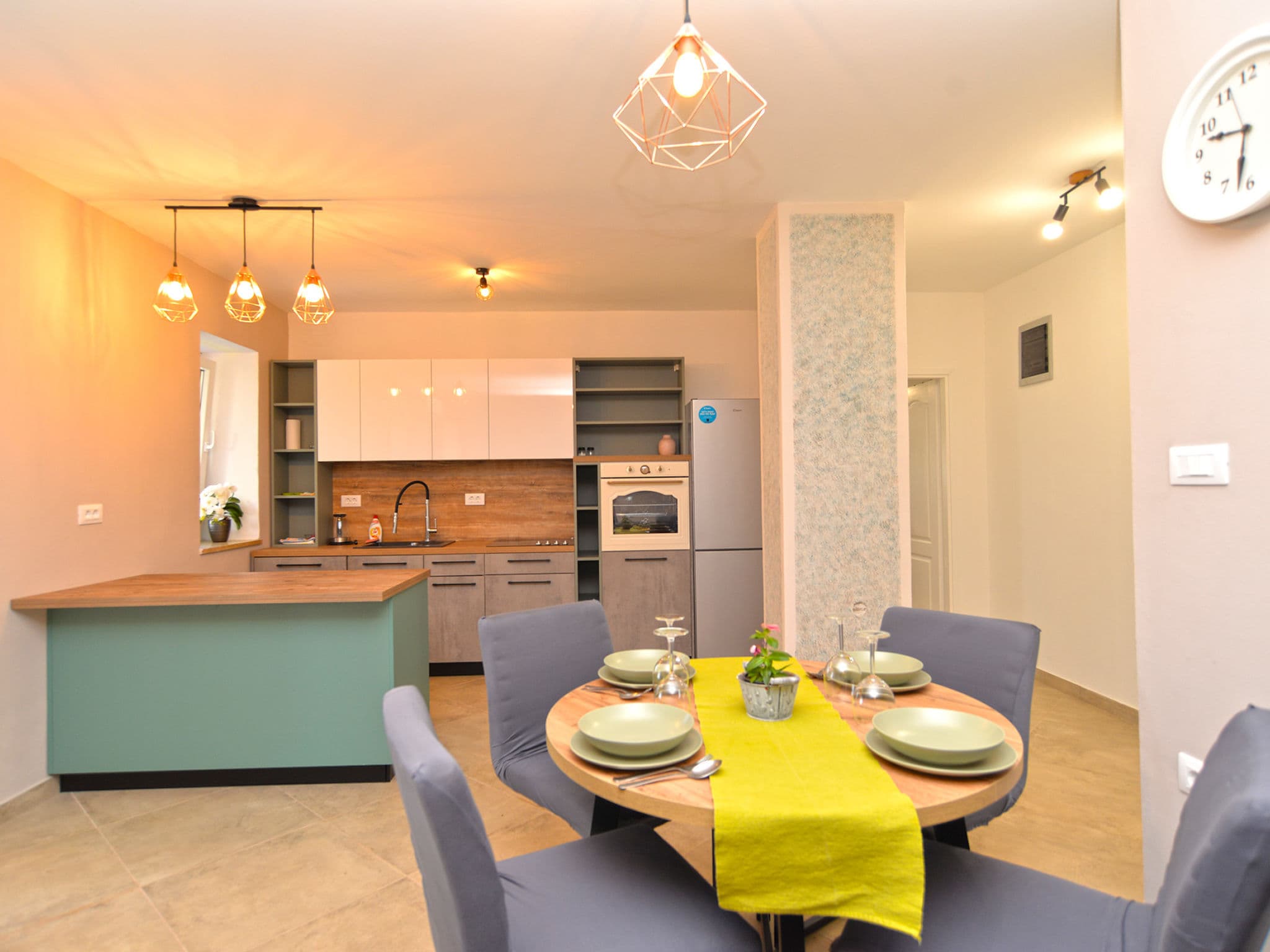 Kitchen / Dining Room