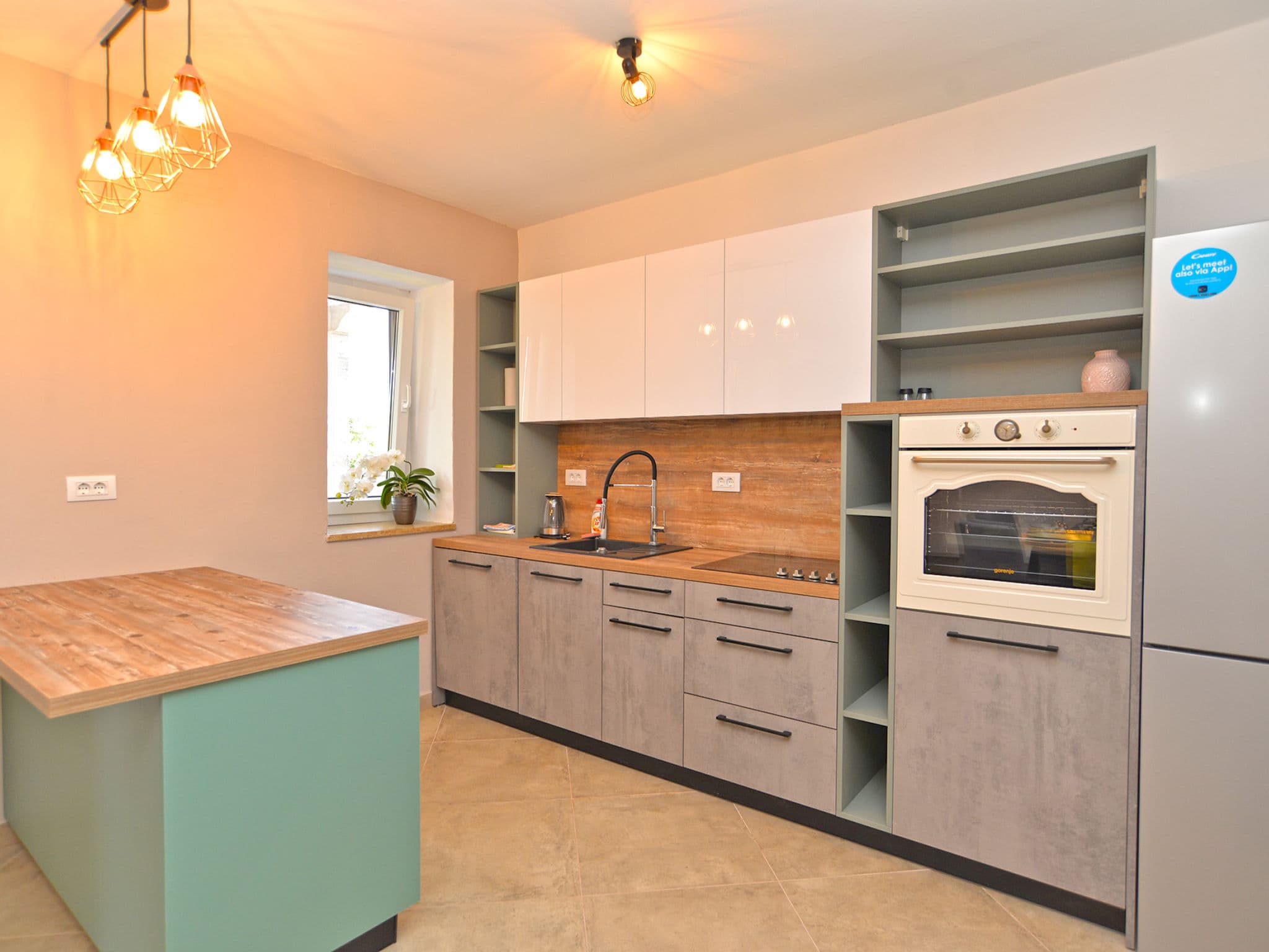 Kitchen / Dining Room