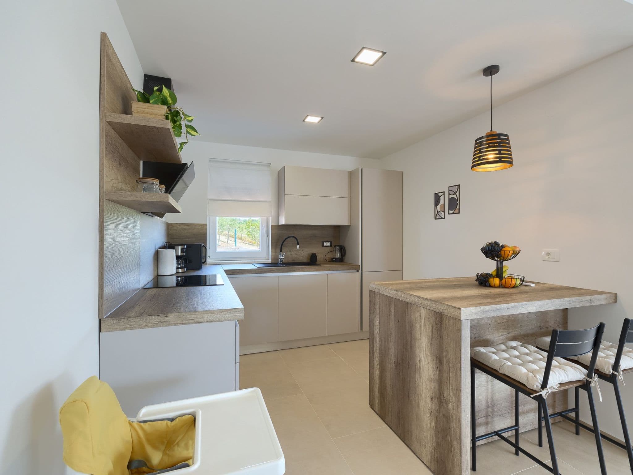 Kitchen / Dining Room
