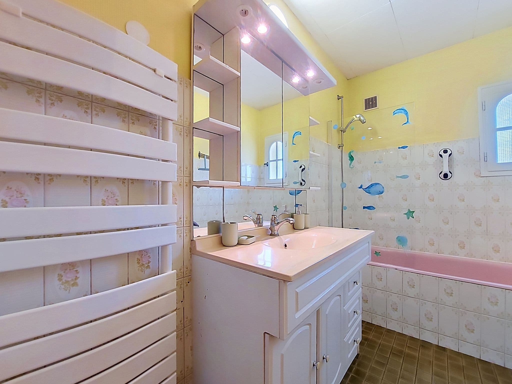 Bathroom / Wellness