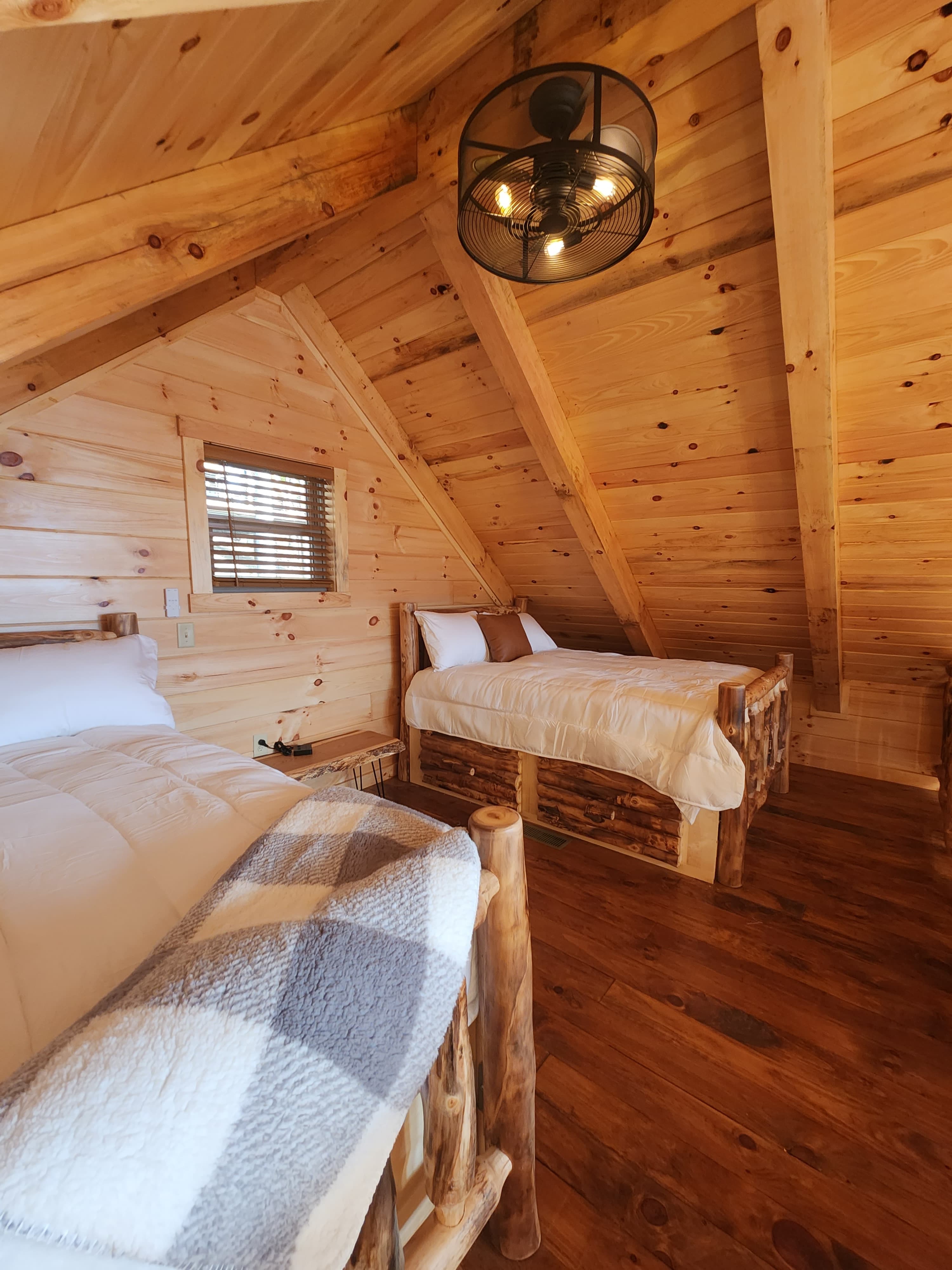Open Loft 2 Full Beds