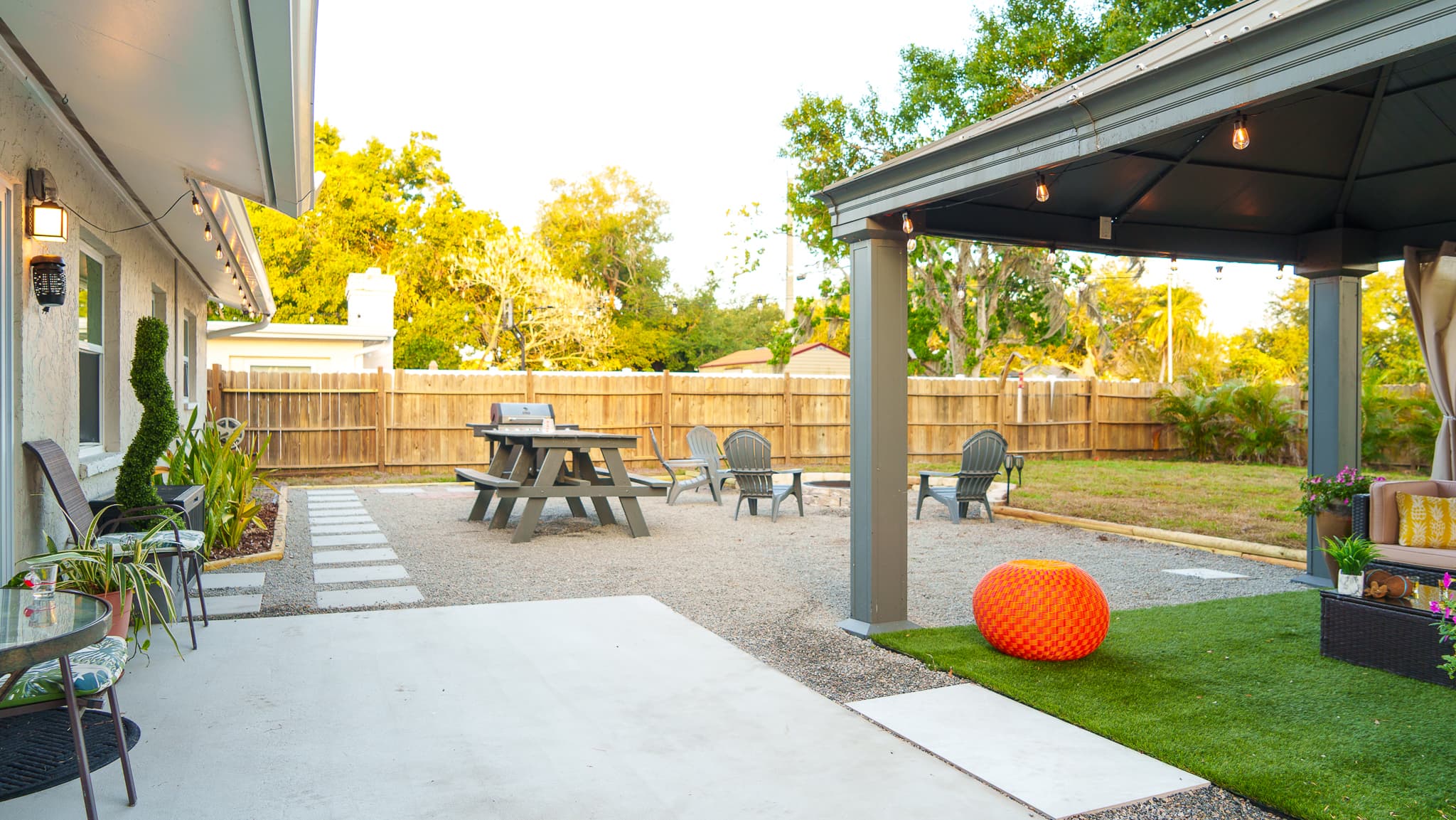 Outdoor dining area 