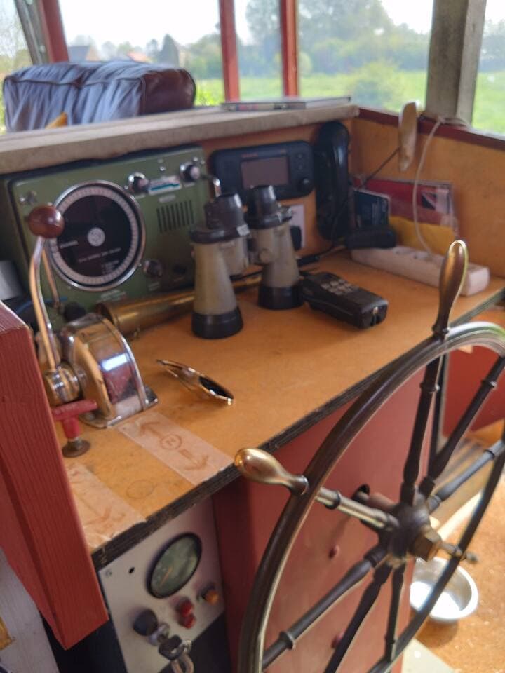 Please note, for your own safety, that the ship is ready to cruise and has all the gear required positioned around the ship.   The helm position is in the wheelhouse and should not be disturbed.