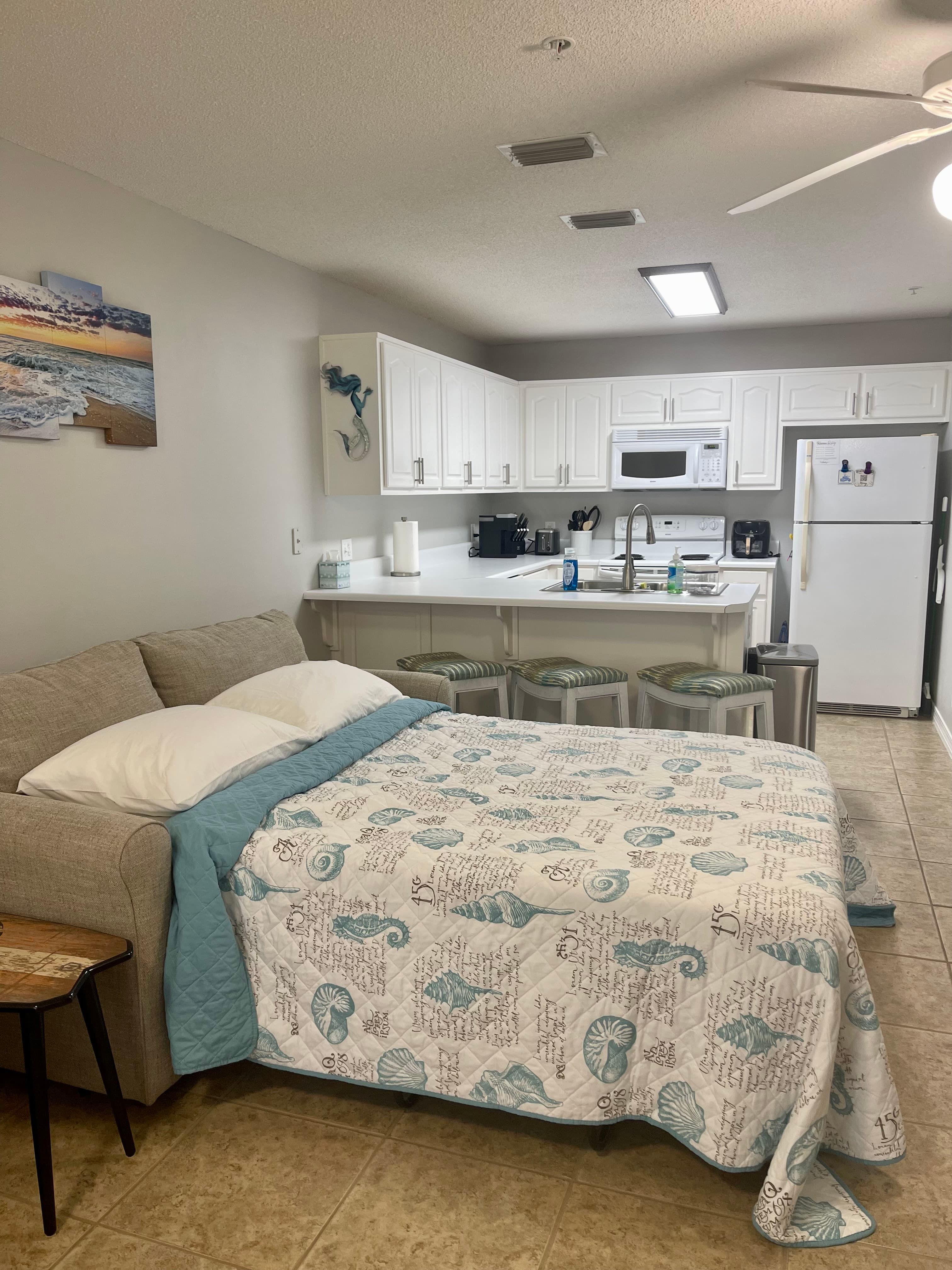 Pull out and kitchen