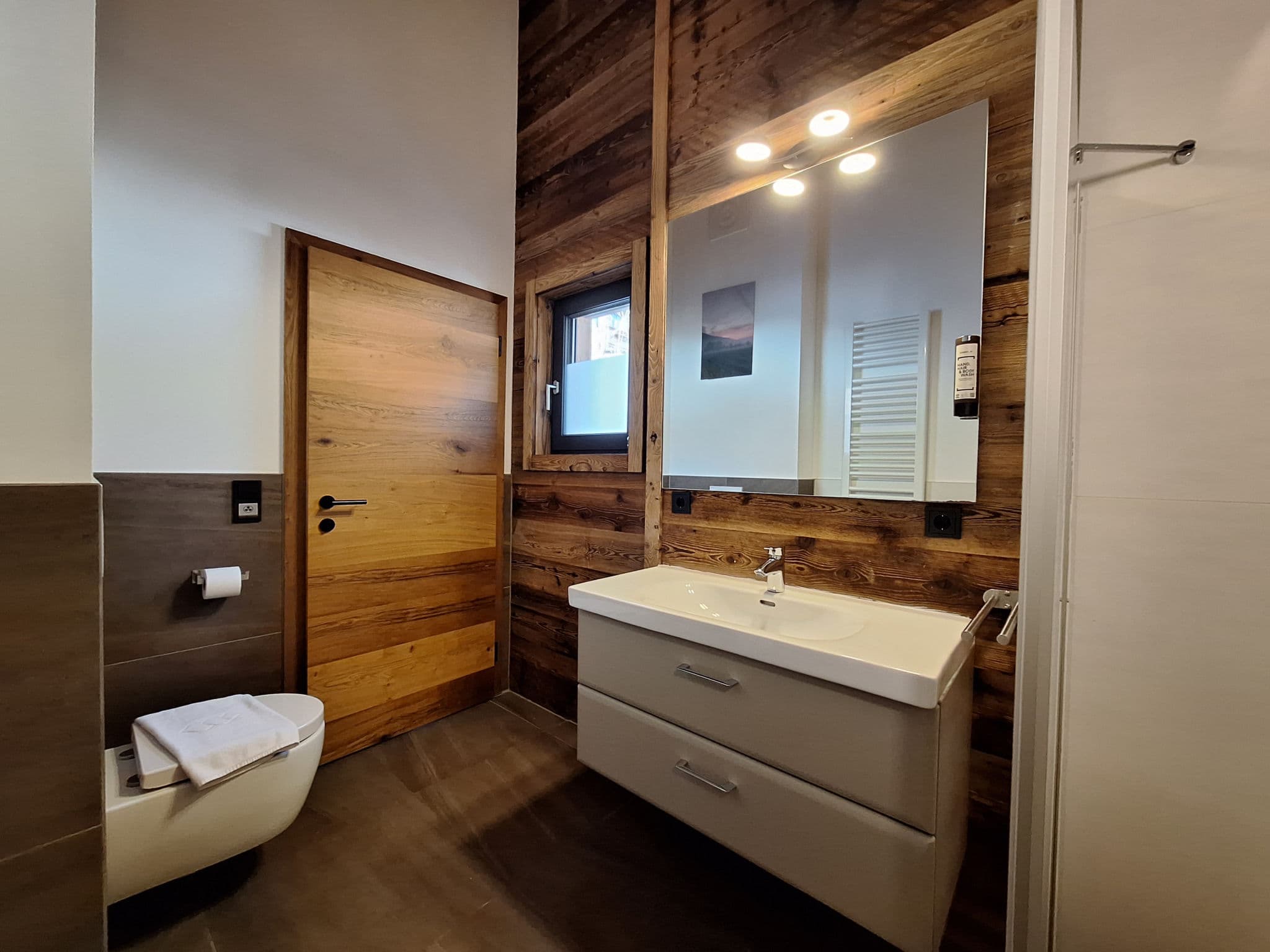 Bathroom / Wellness
