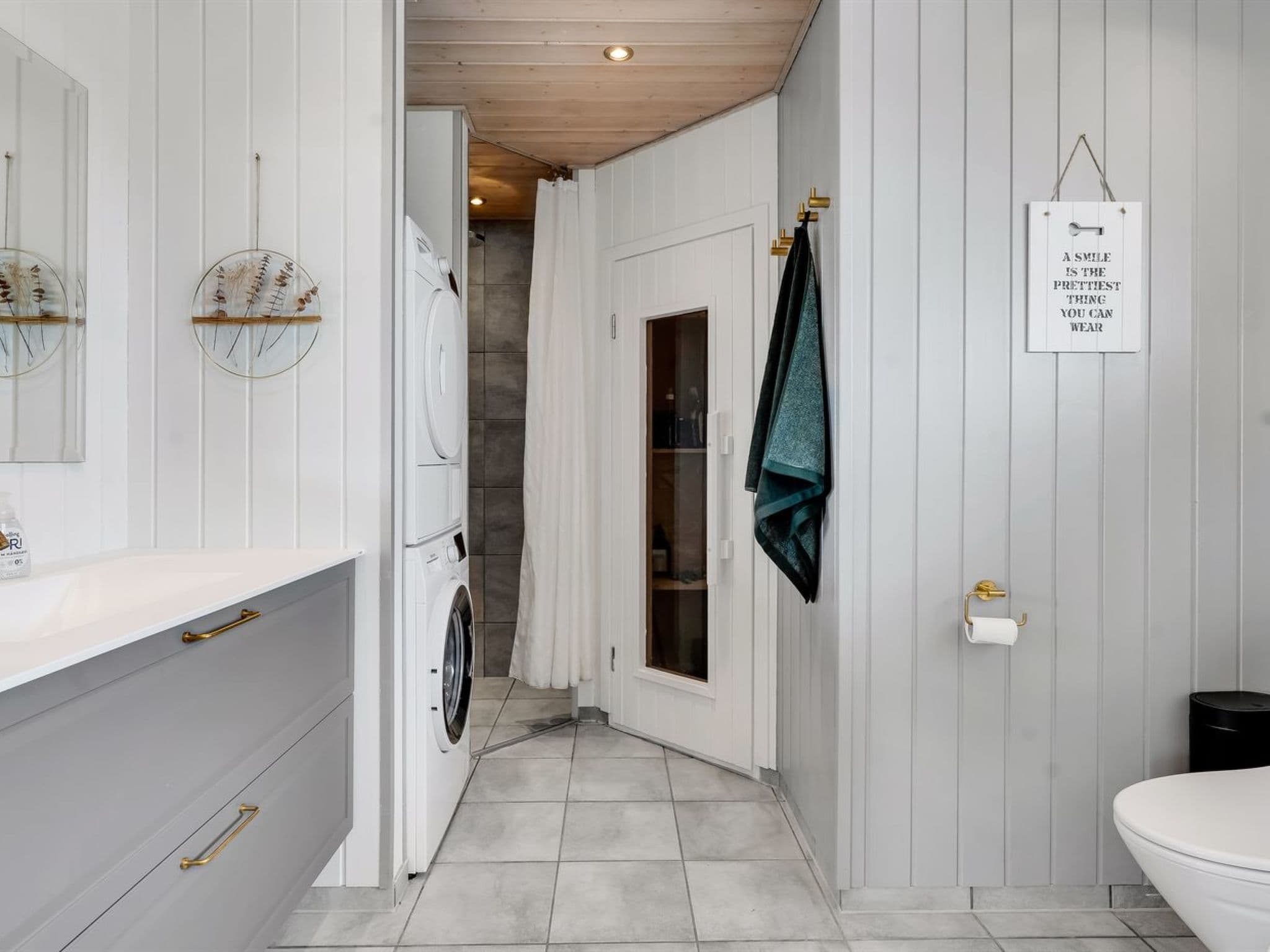 Bathroom / Wellness