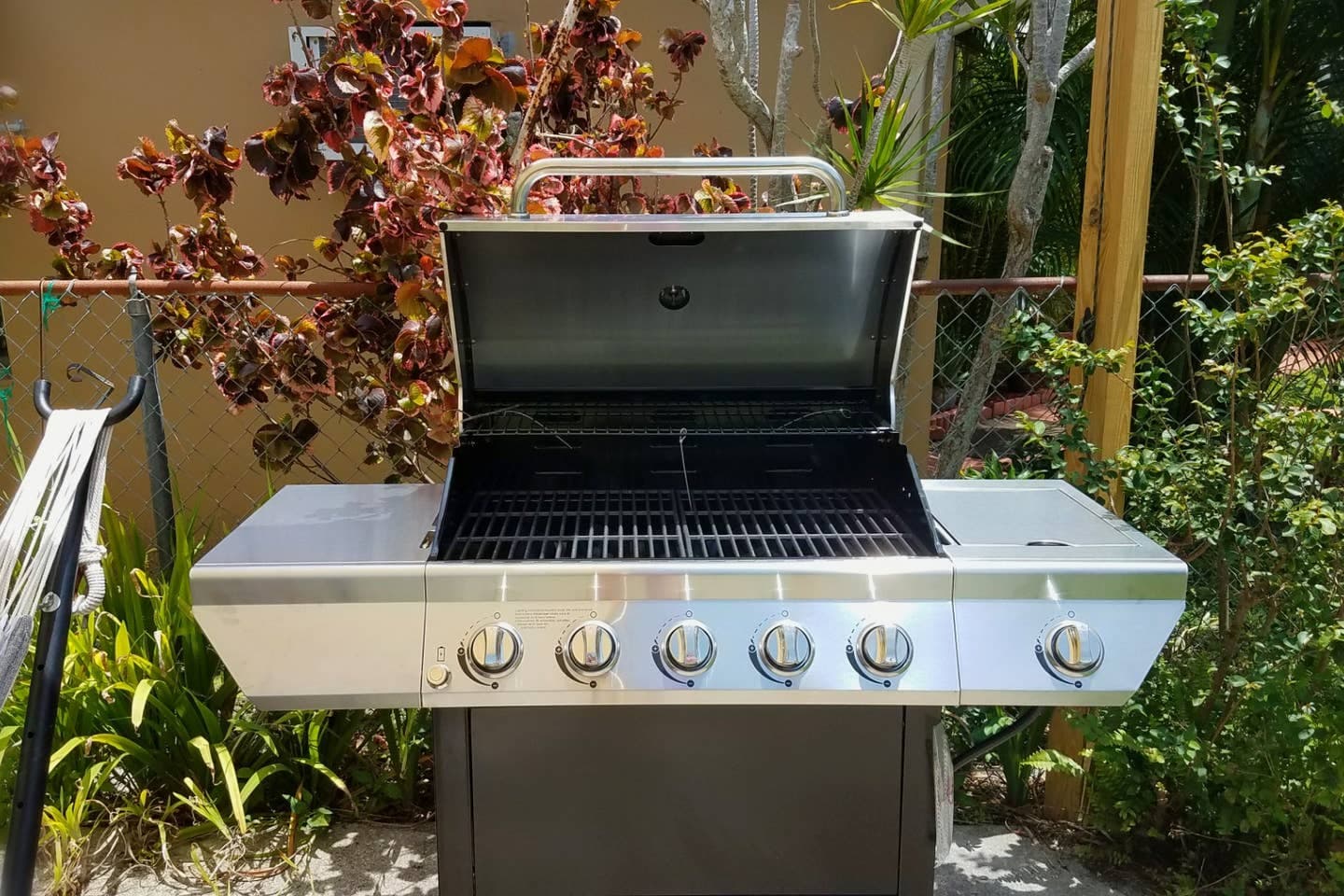 Brand new 3 burner Weber gas grill