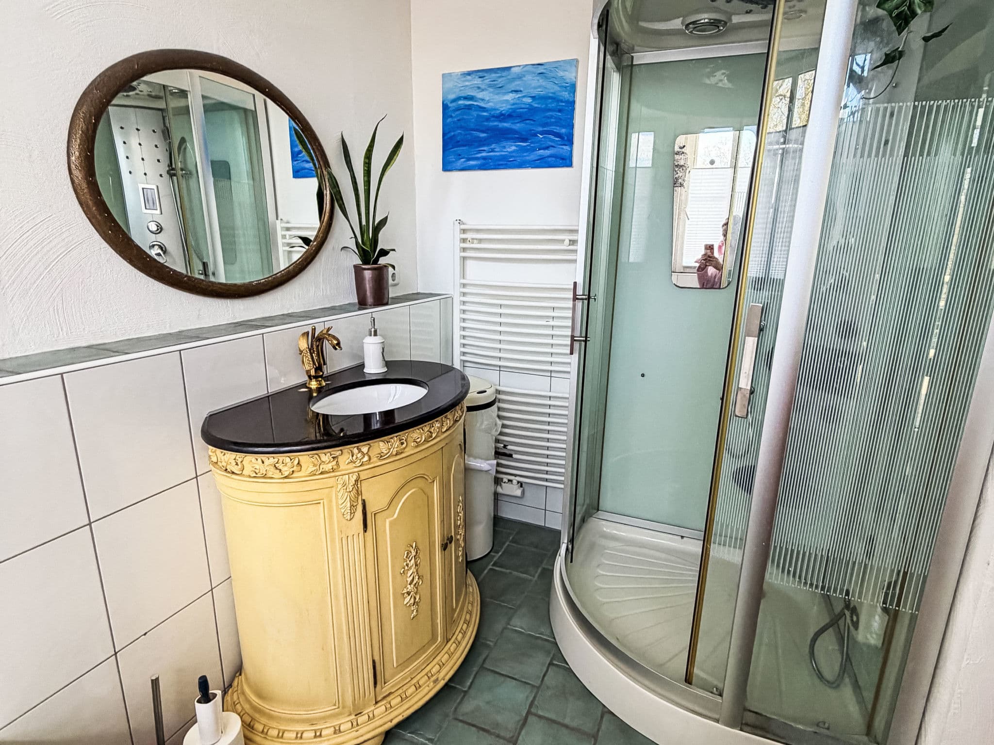 Bathroom / Wellness