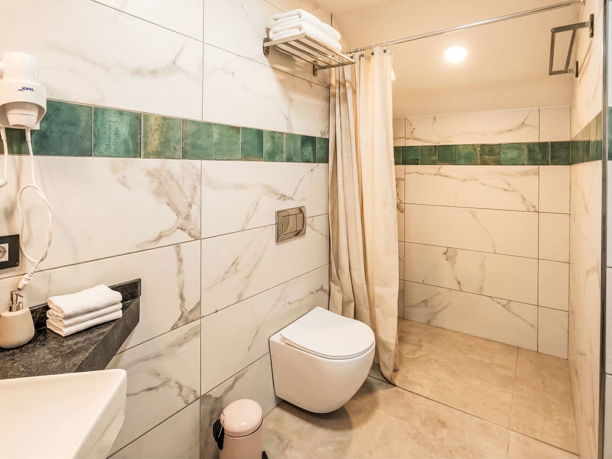 Bathroom / Wellness