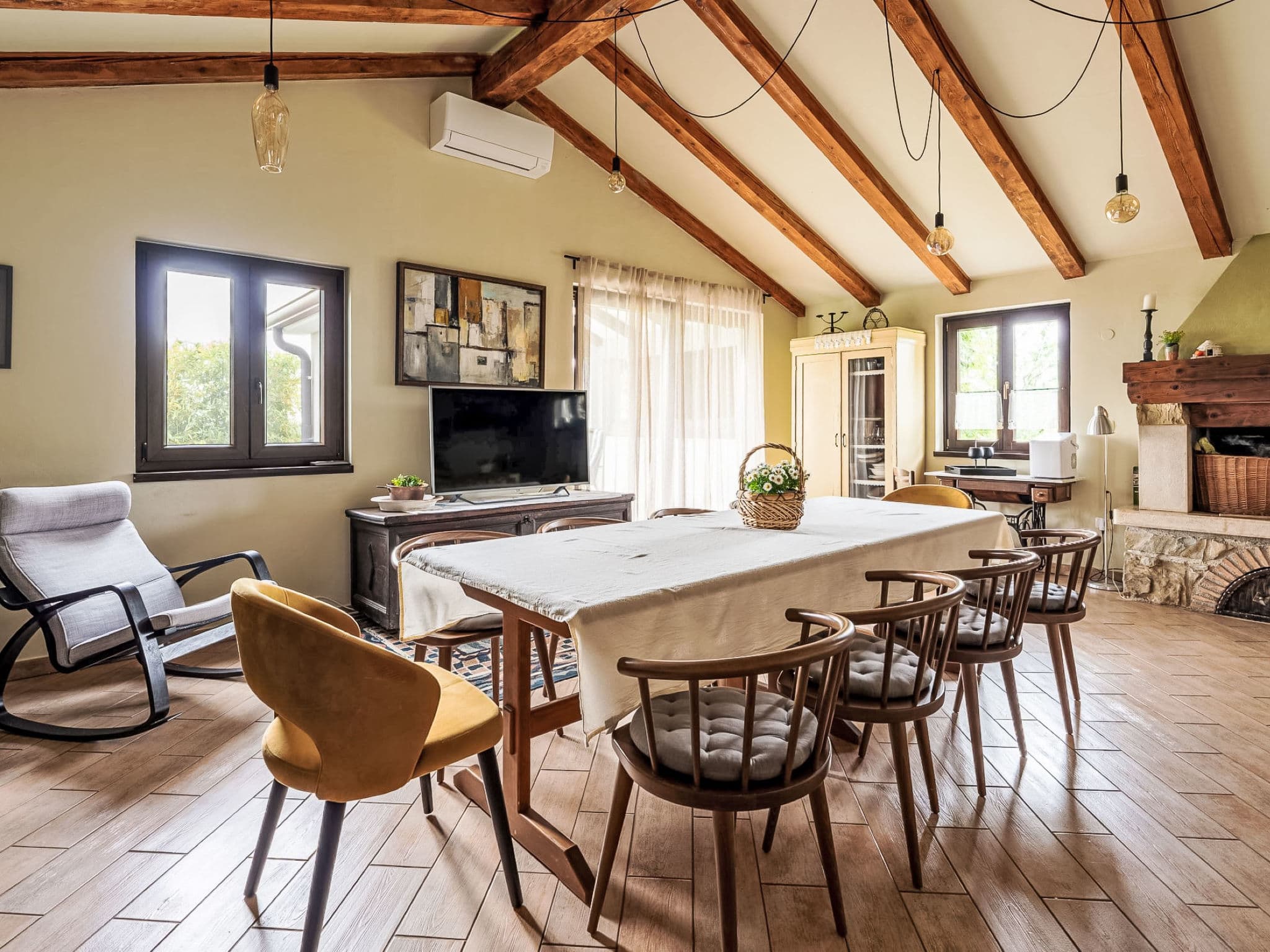 Kitchen / Dining Room