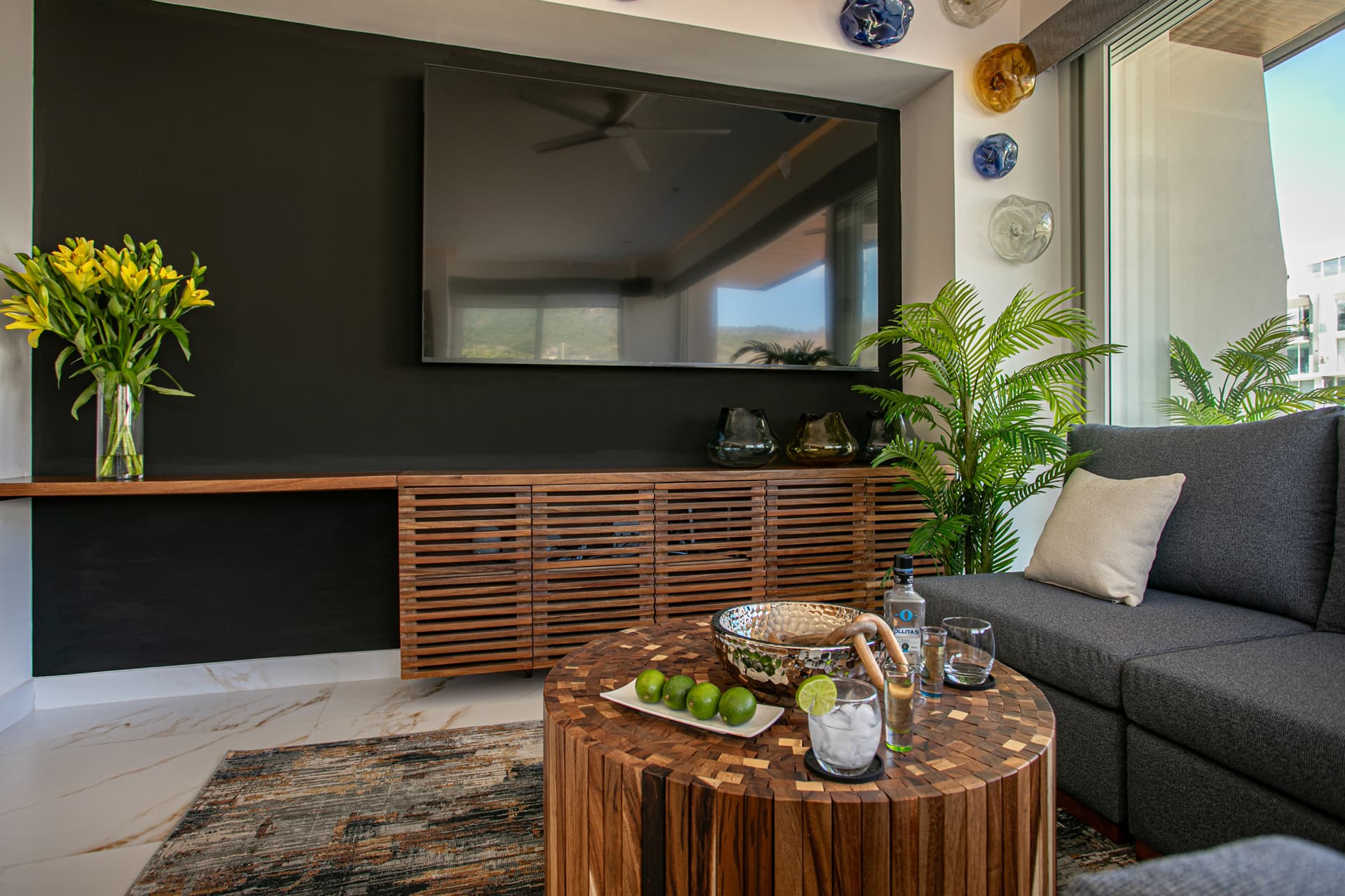 Enjoy a cocktail in the beautiful living room.