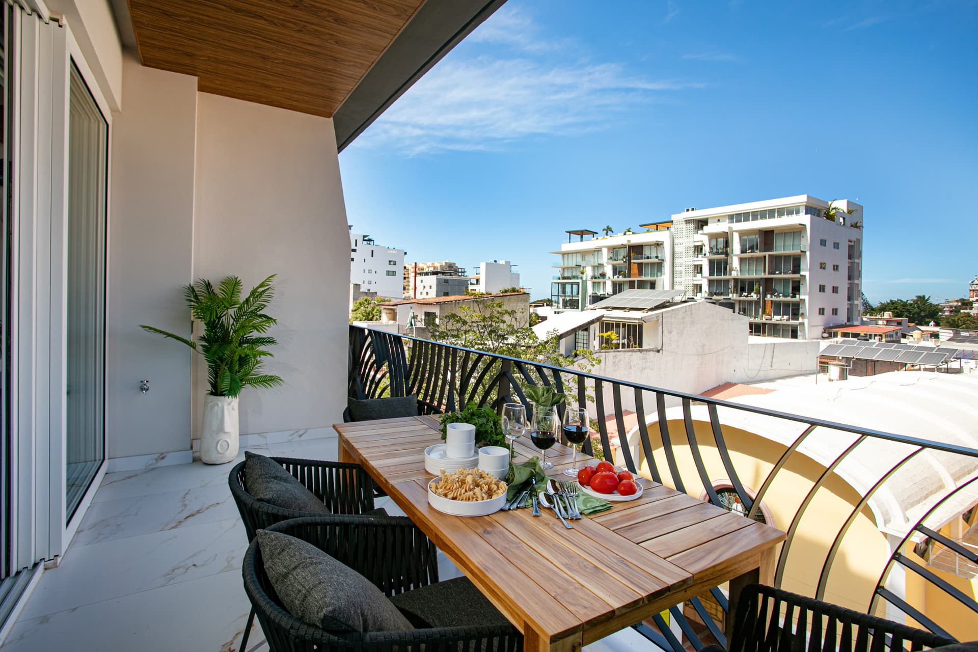 Cook your favorite meal and enjoy dining al fresco!