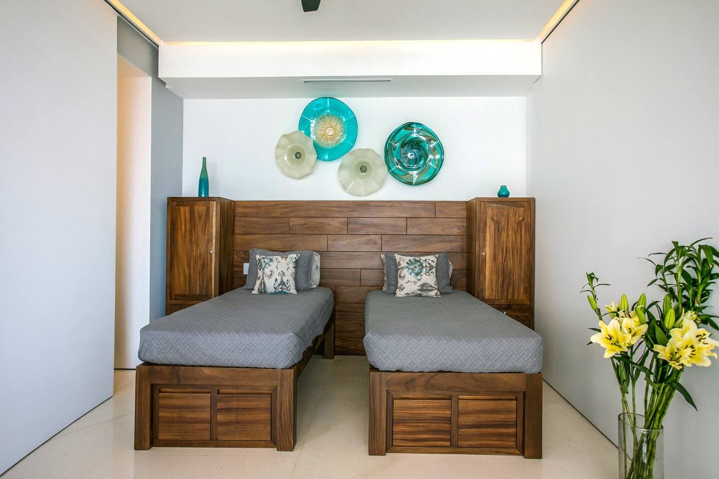 Guest Bedroom configured as 2 twin beds.