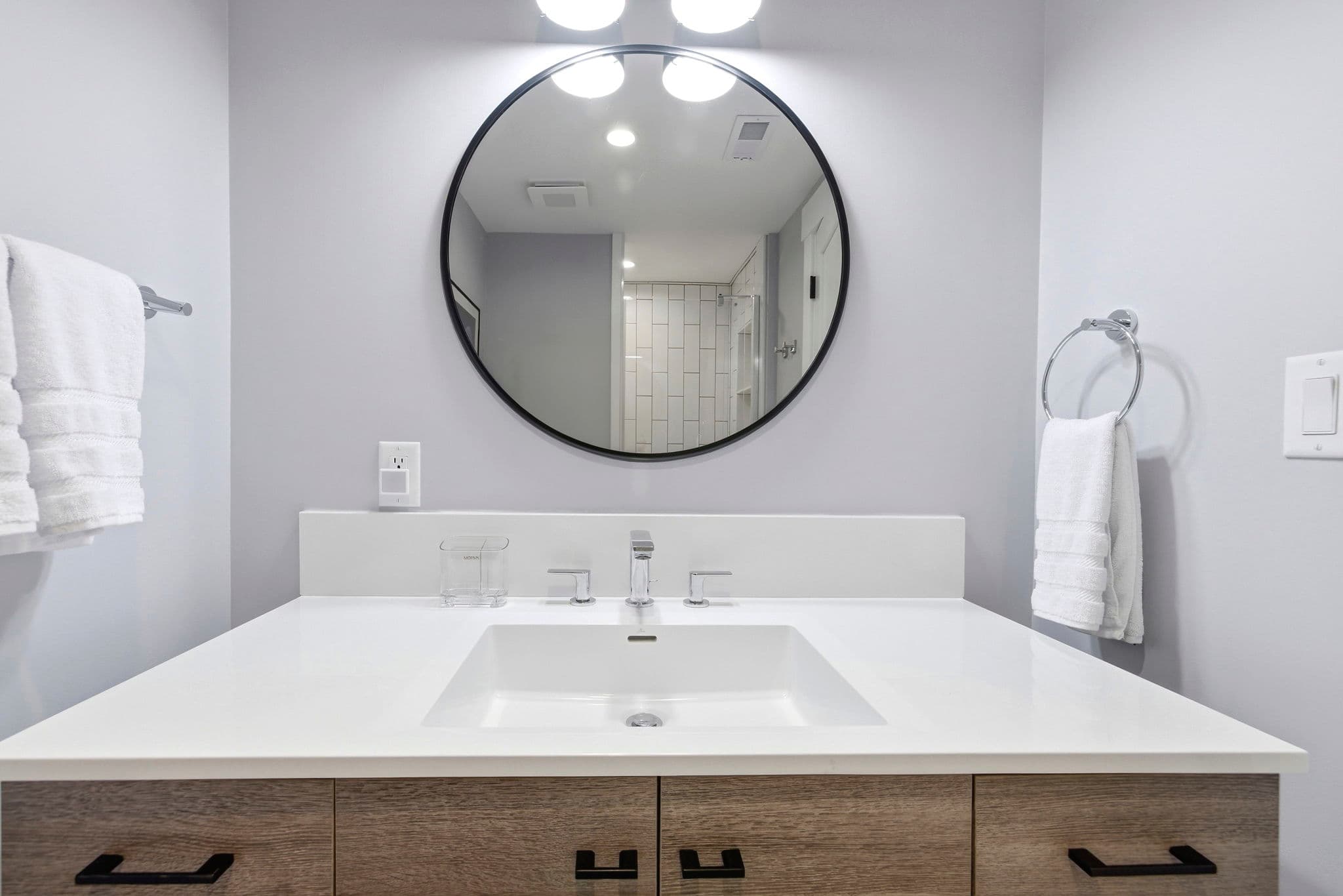 The en suite bathroom to Bedroom Three