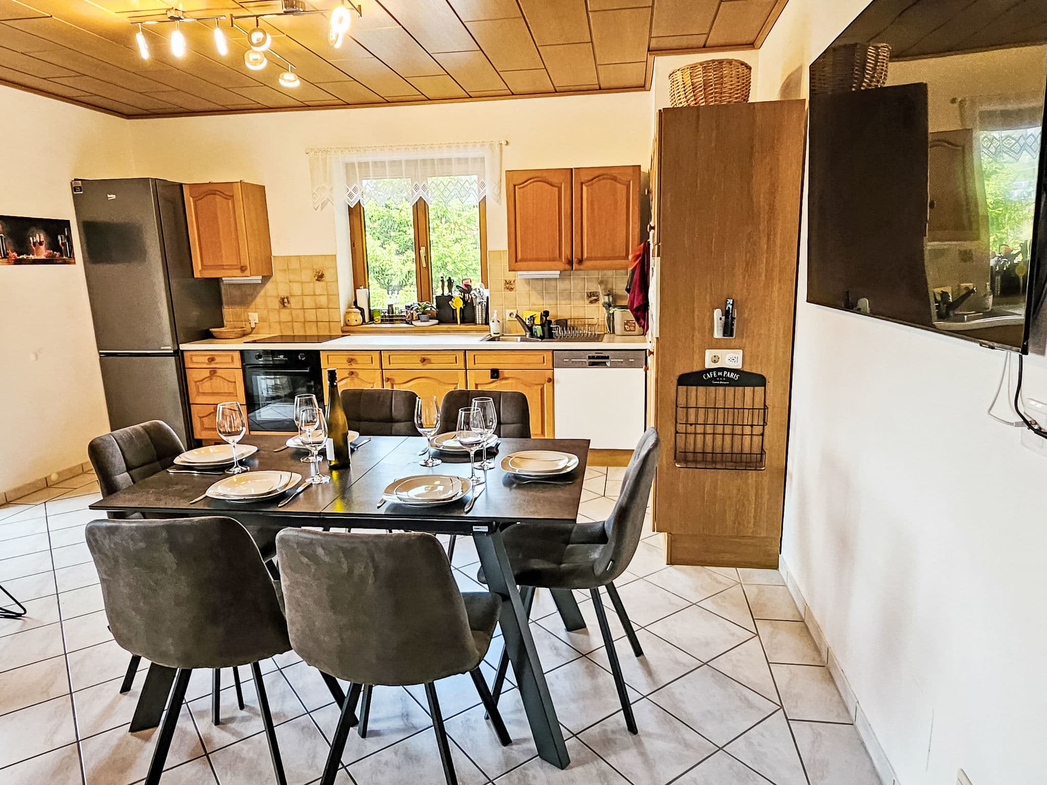 Kitchen / Dining Room