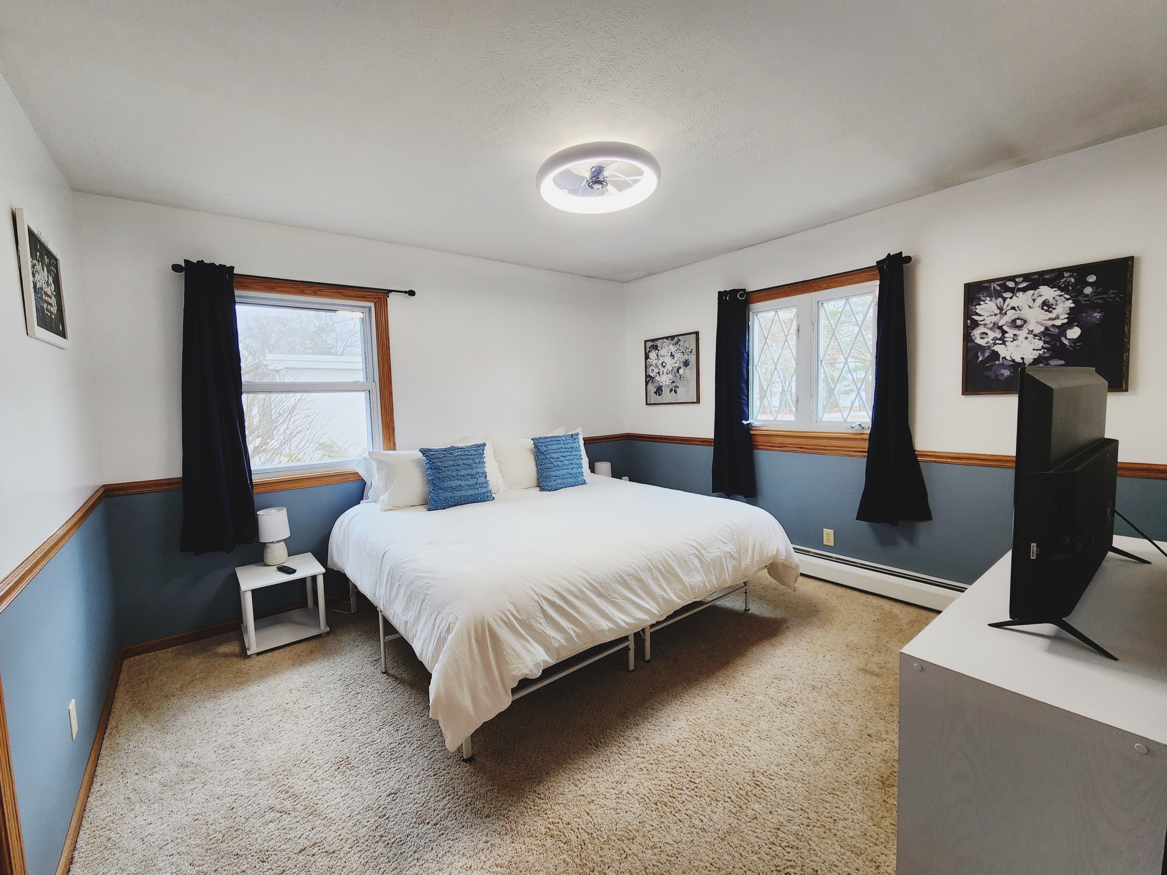 Bedroom 1-King