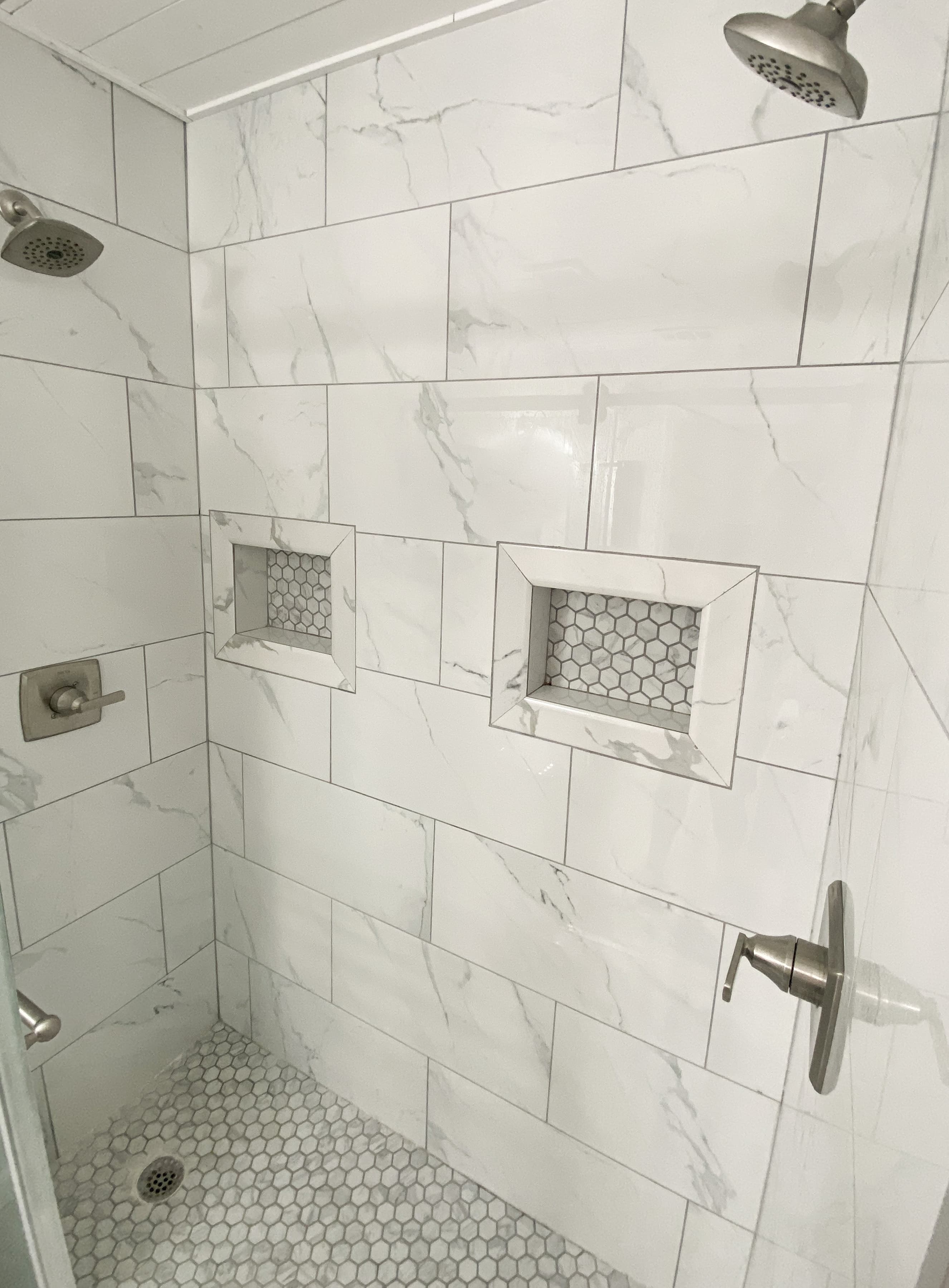 Walk in shower double showerheads 