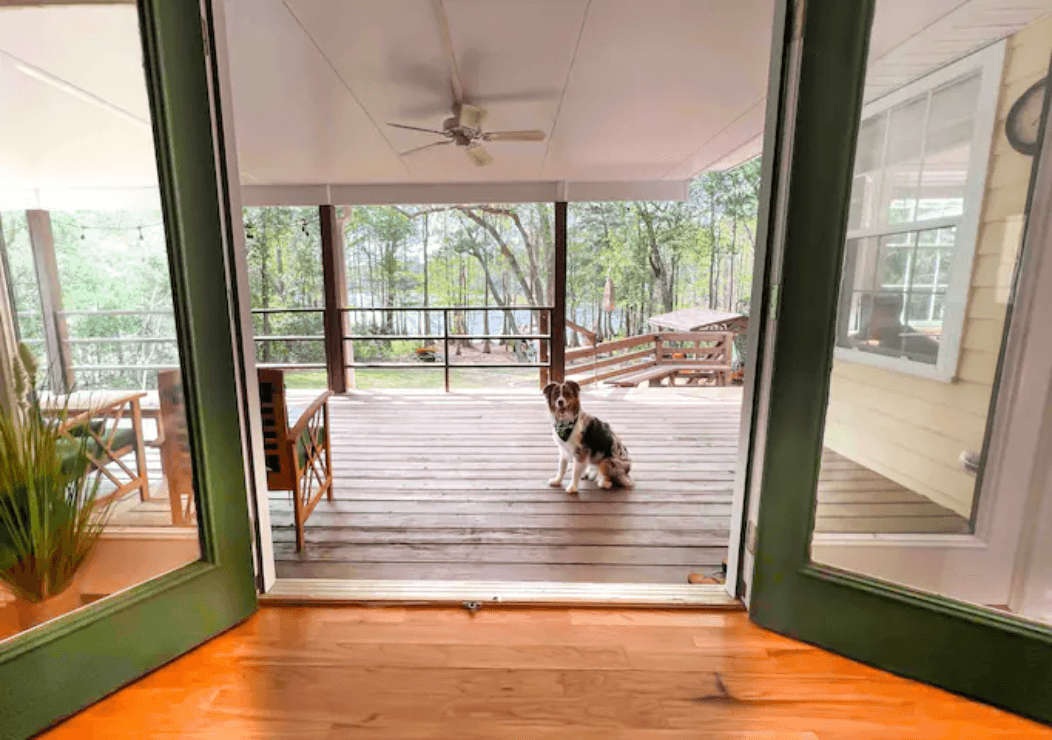 Lake house Theo
