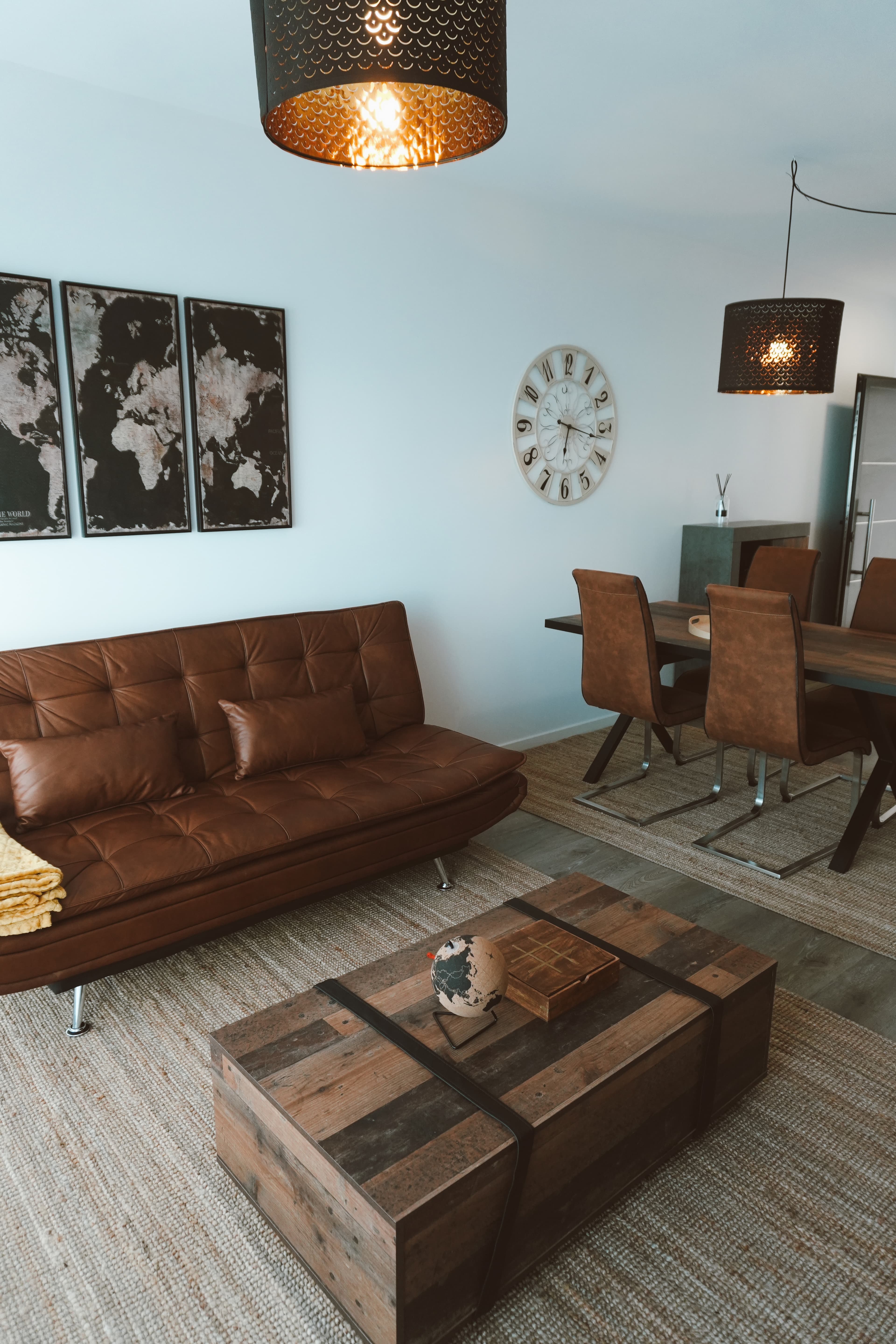 W - Dinning / Living Room