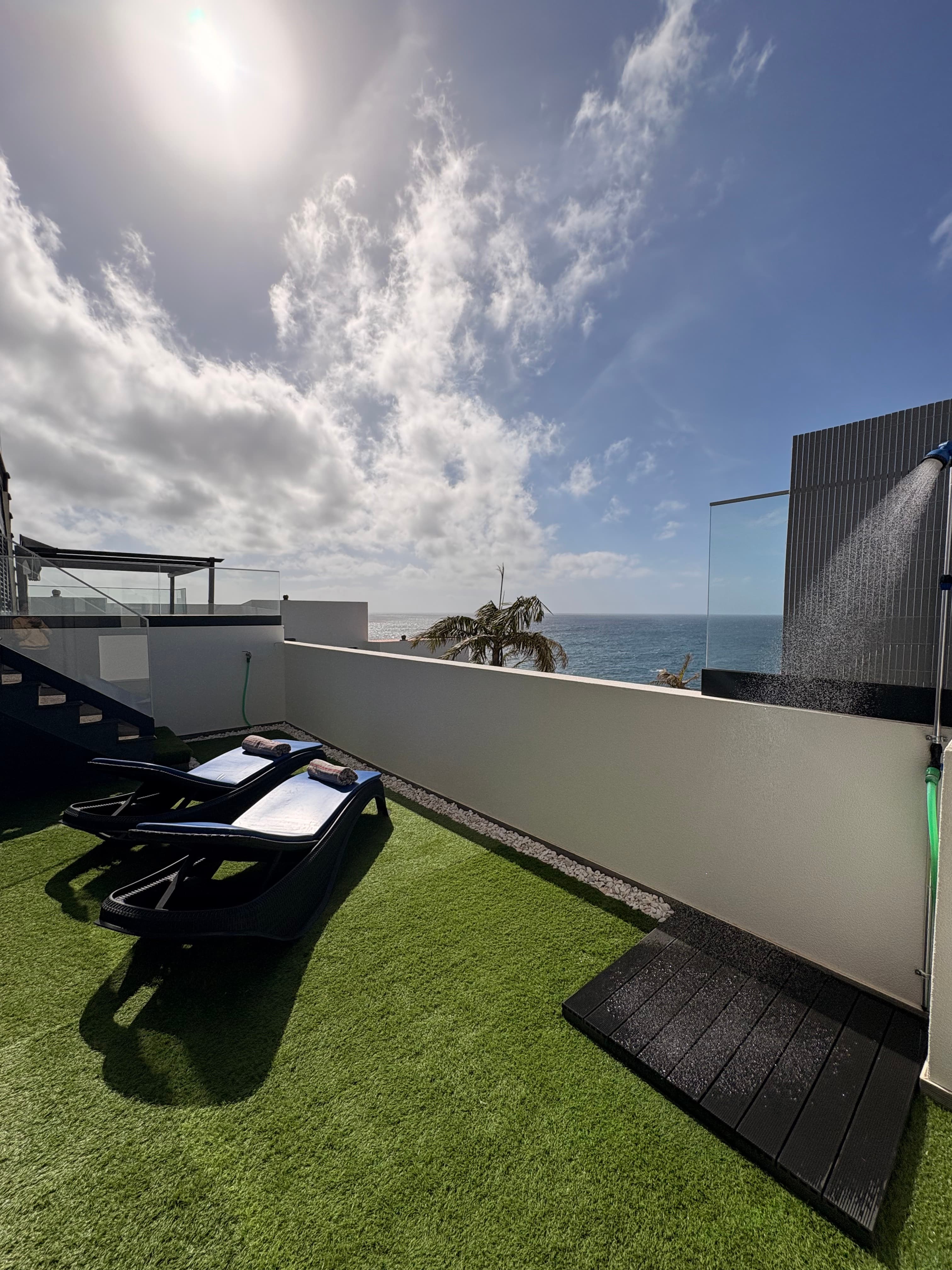 Waterfront - shower and ocean