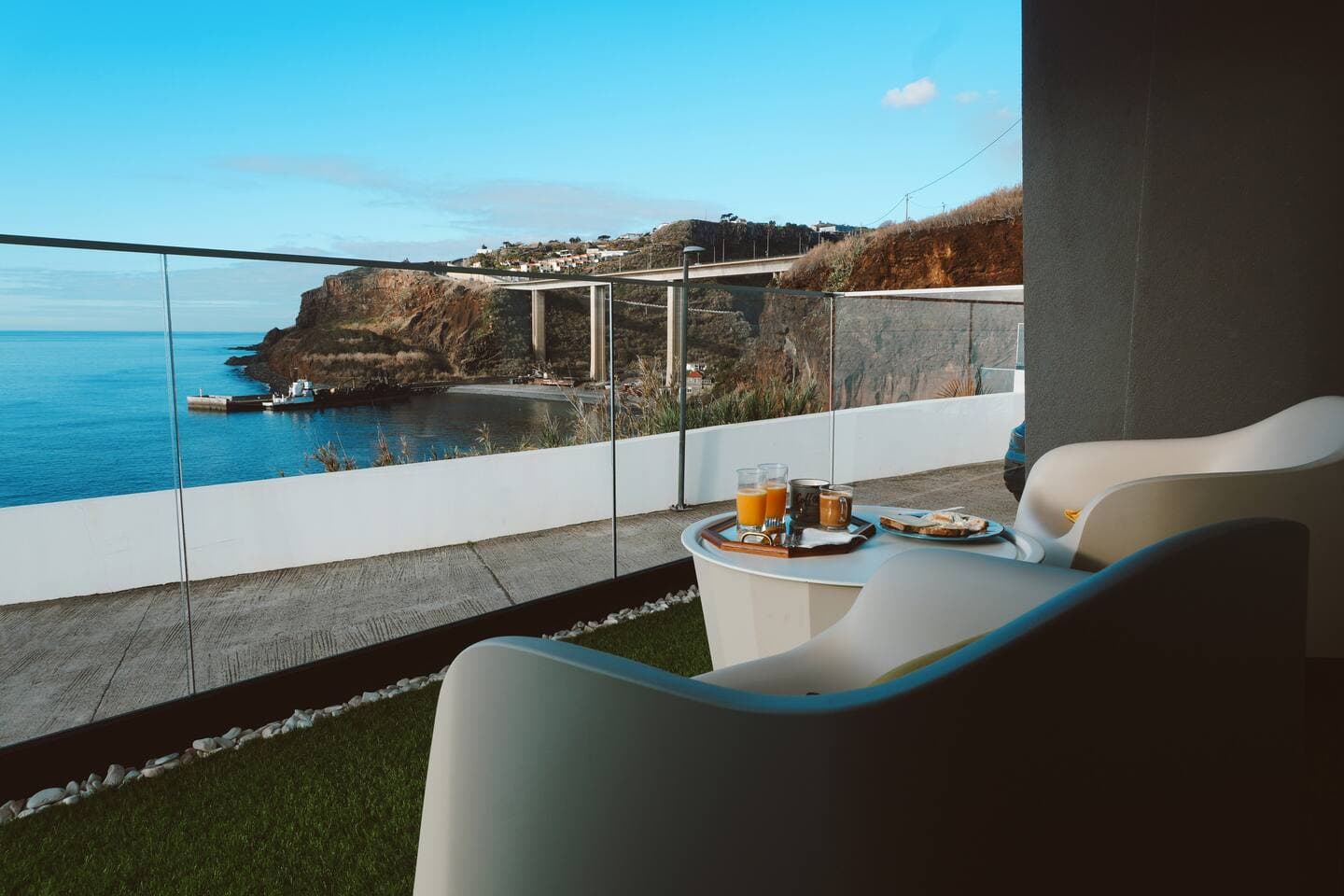 V -  Breakfast in the balcony