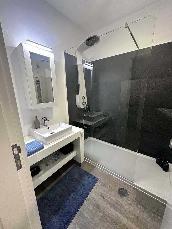 V - Bathroom