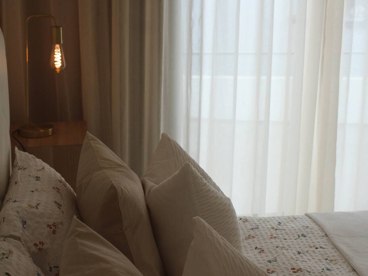 V - Detail Sea View Bedroom