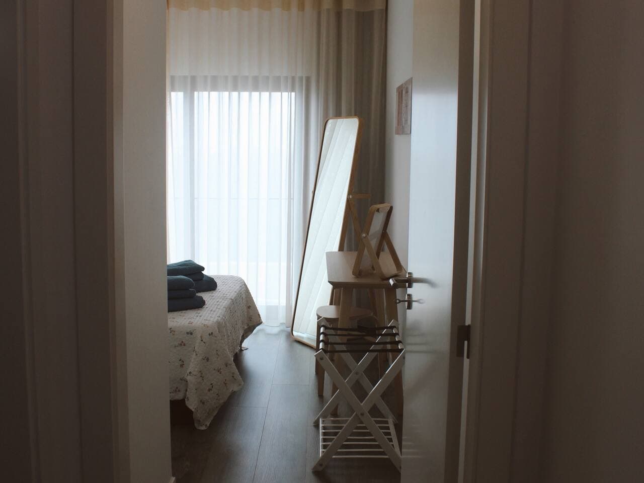 V - Entrance Sea View Bedroom