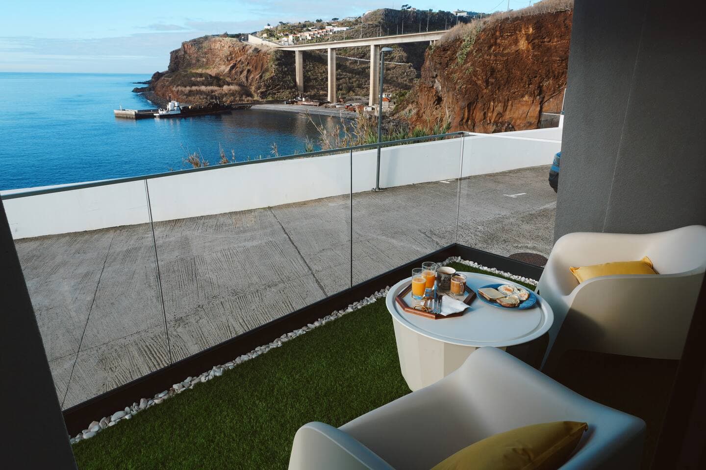 V -  Breakfast in the balcony