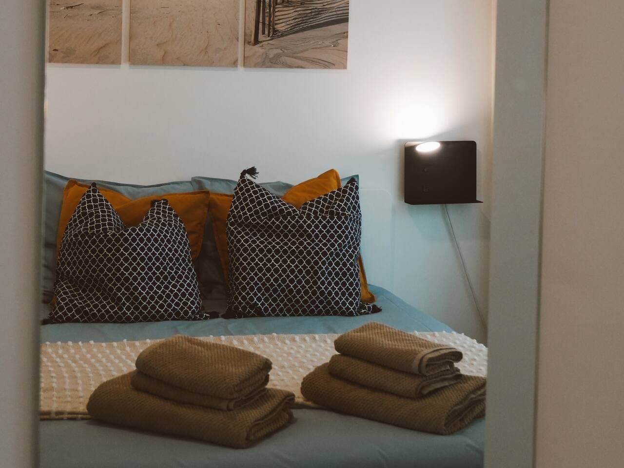 V - Land View Bedroom
