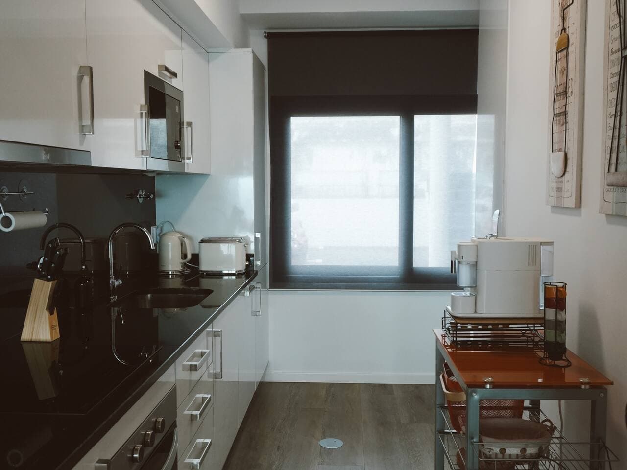 V - Kitchen