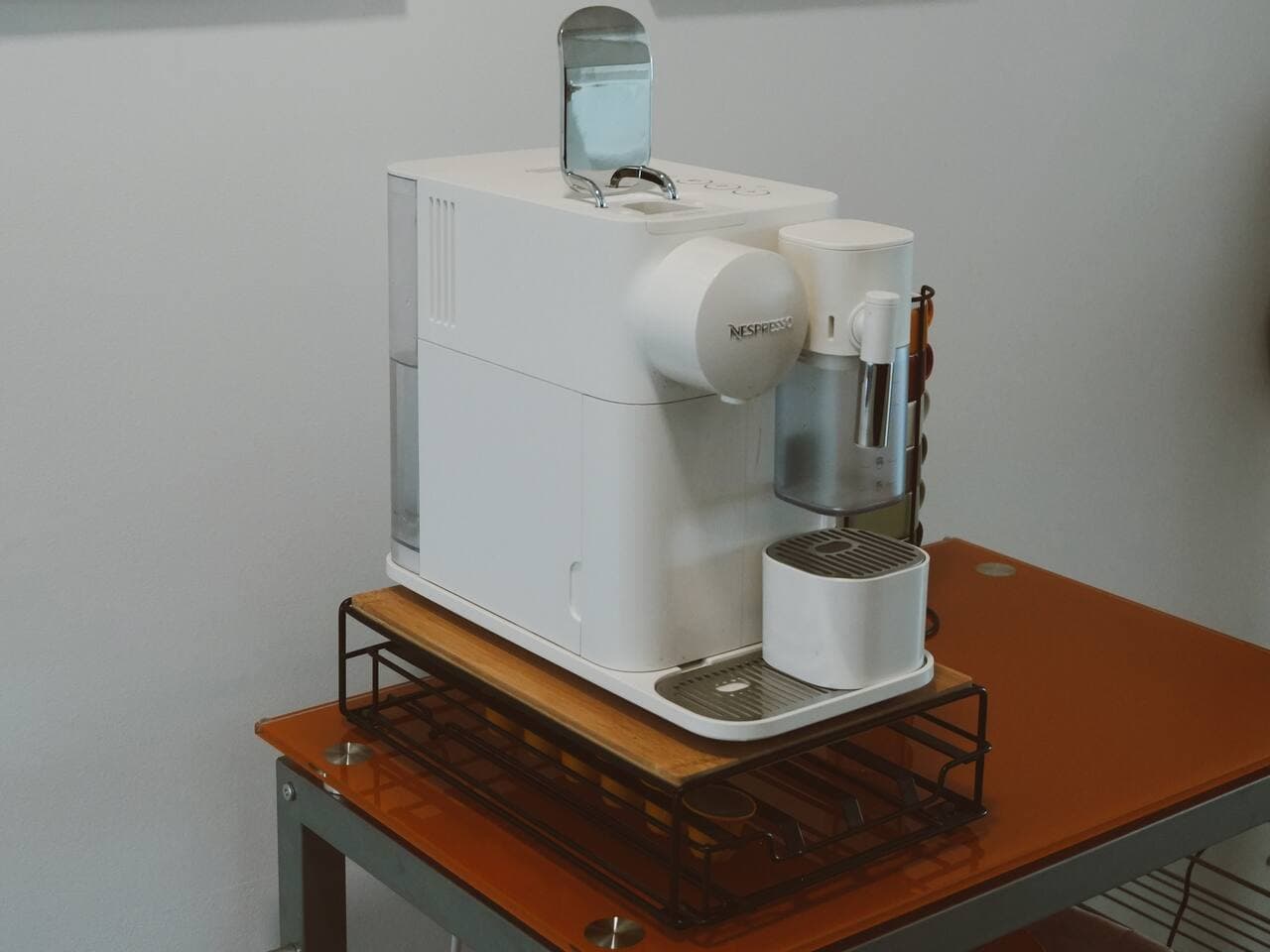 V - Kitchen Nespresso Coffee Corner