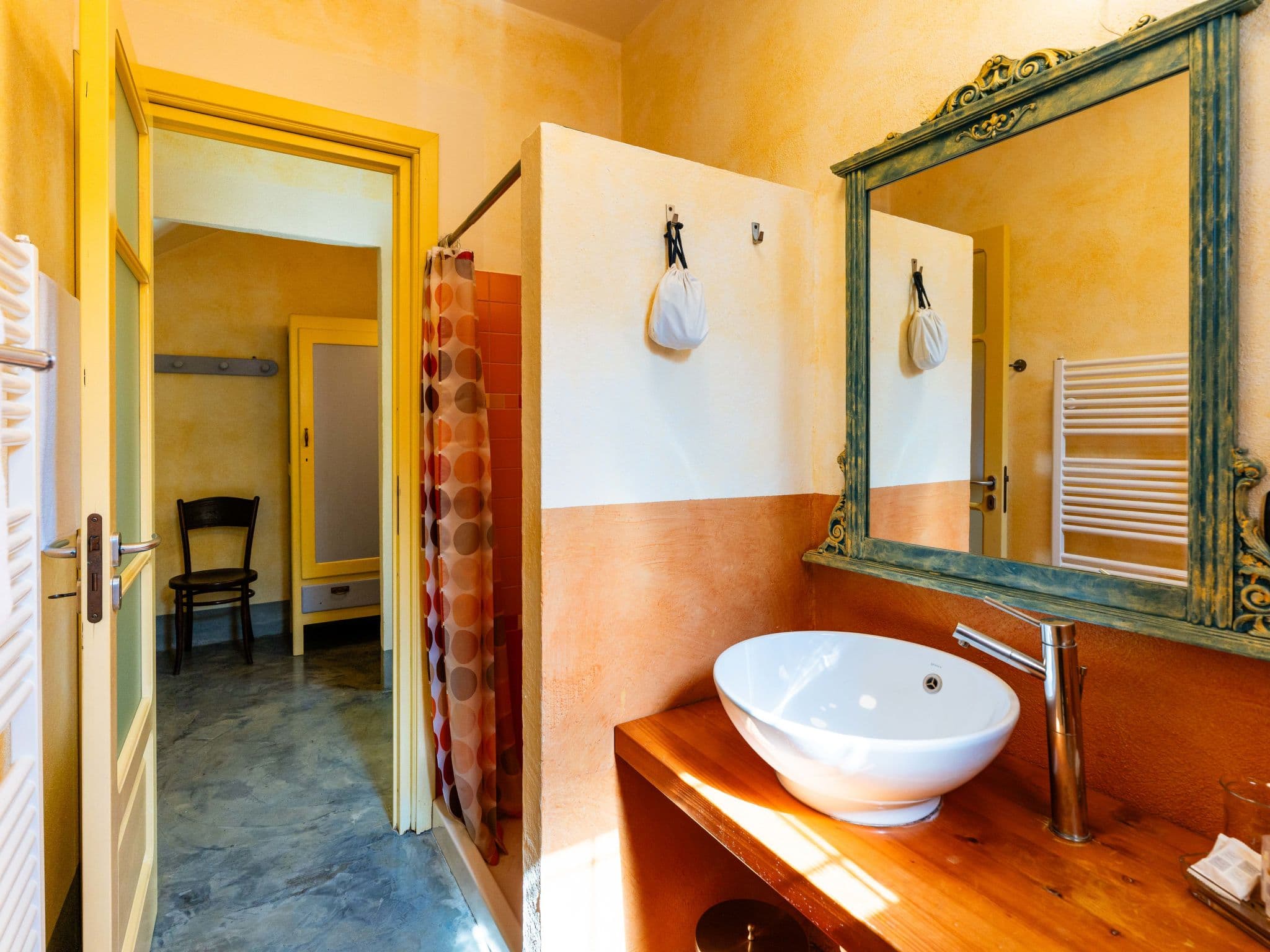 Bathroom / Wellness