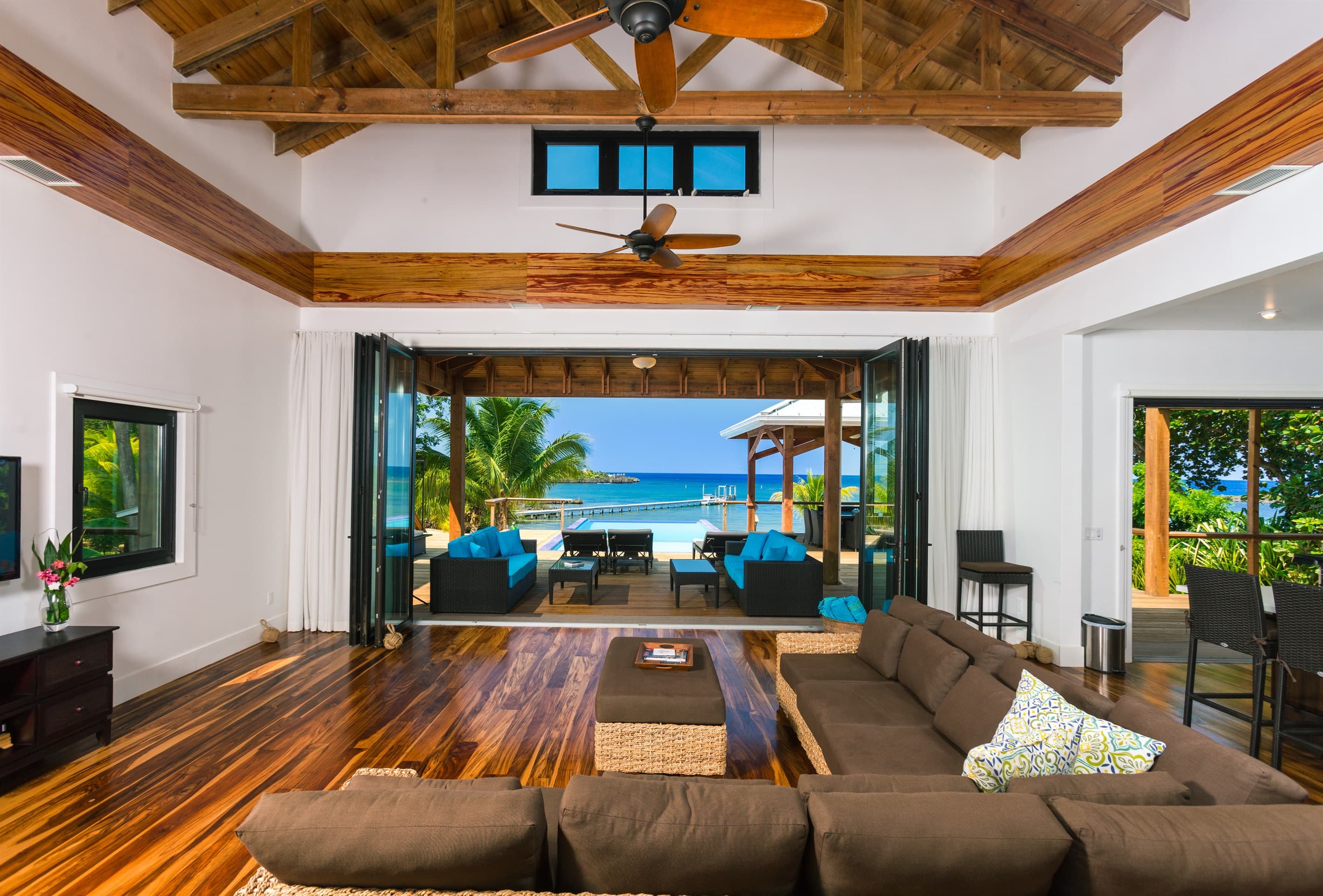 Warmth meets high-end design with our rich luxury wood floors. This natural touch brings an organic, elegant feel to every room—the perfect barefoot luxury for your island stay. 🪵✨ #VivaroRoatan #InteriorDesign #IslandLuxury