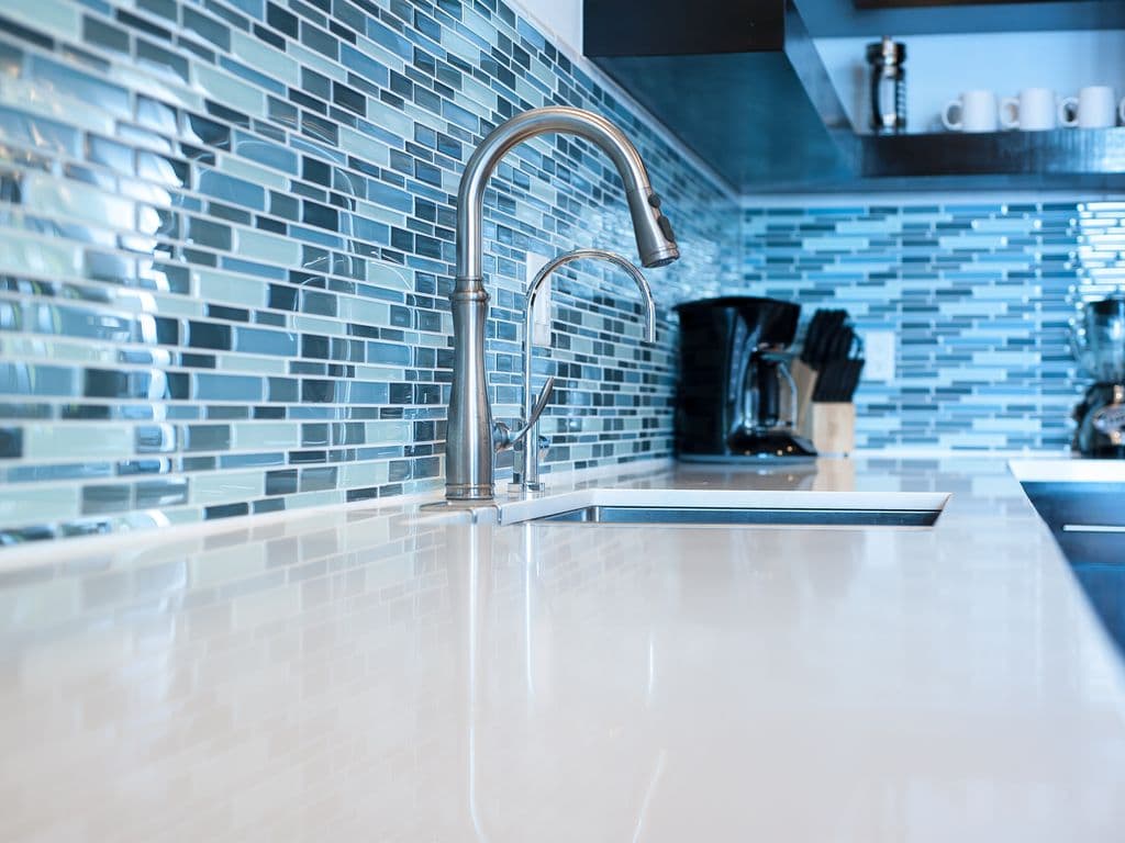 Our kitchens go beyond the basics. Equipped with high-end appliances, Vitamix blenders, and professional cookware, we provide everything a private chef or gourmet cook needs. Just bring the ingredients; we’ve provided the rest. 🥂