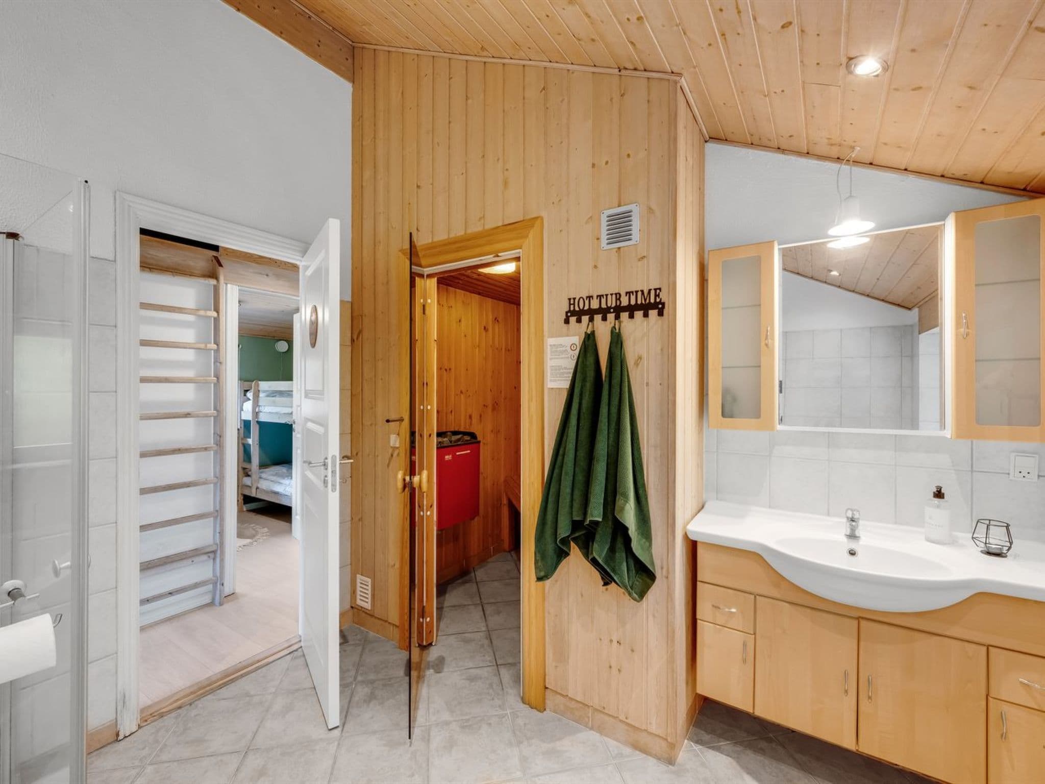 Bathroom / Wellness