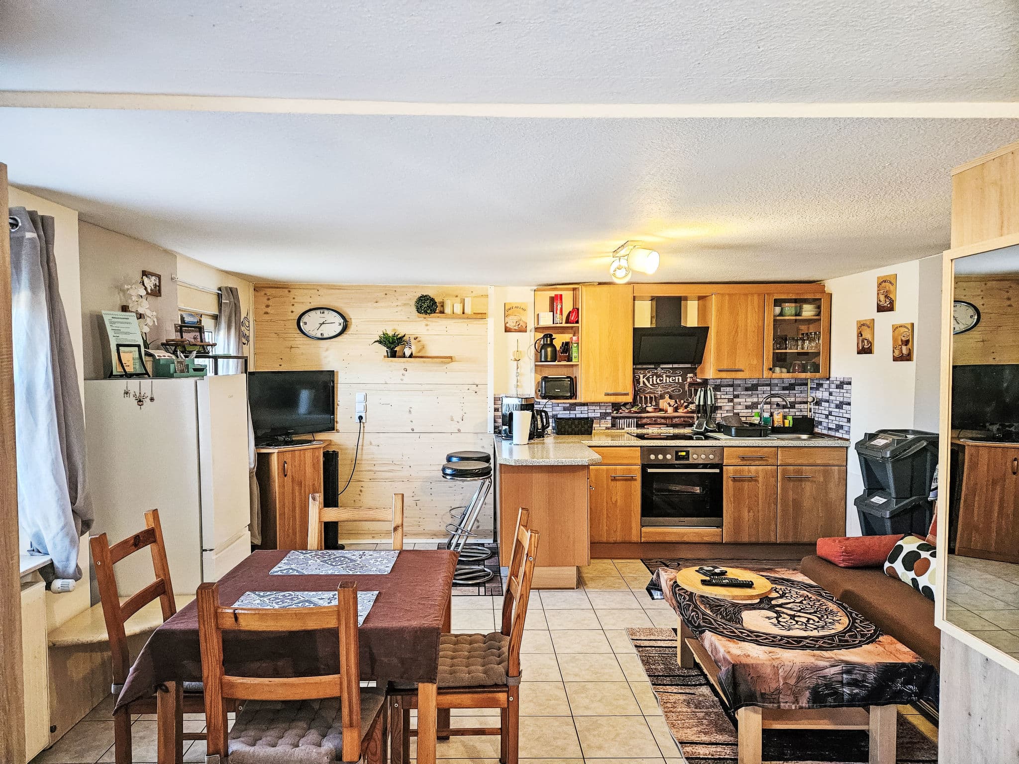Kitchen / Dining Room