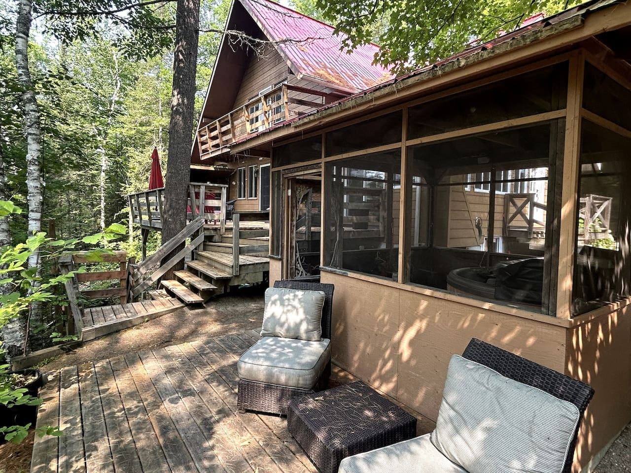 view of deck and hot tub gazebo