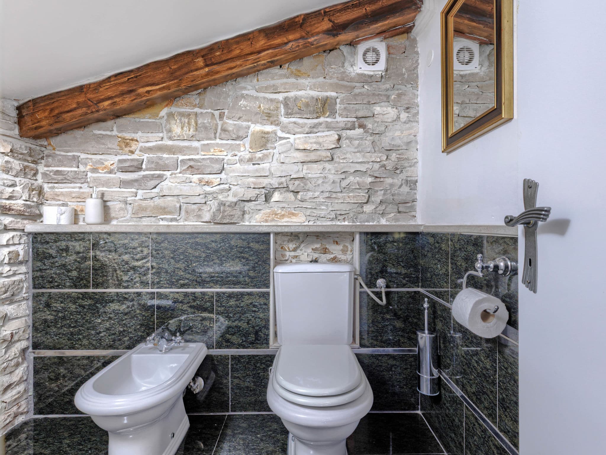 Bathroom / Wellness